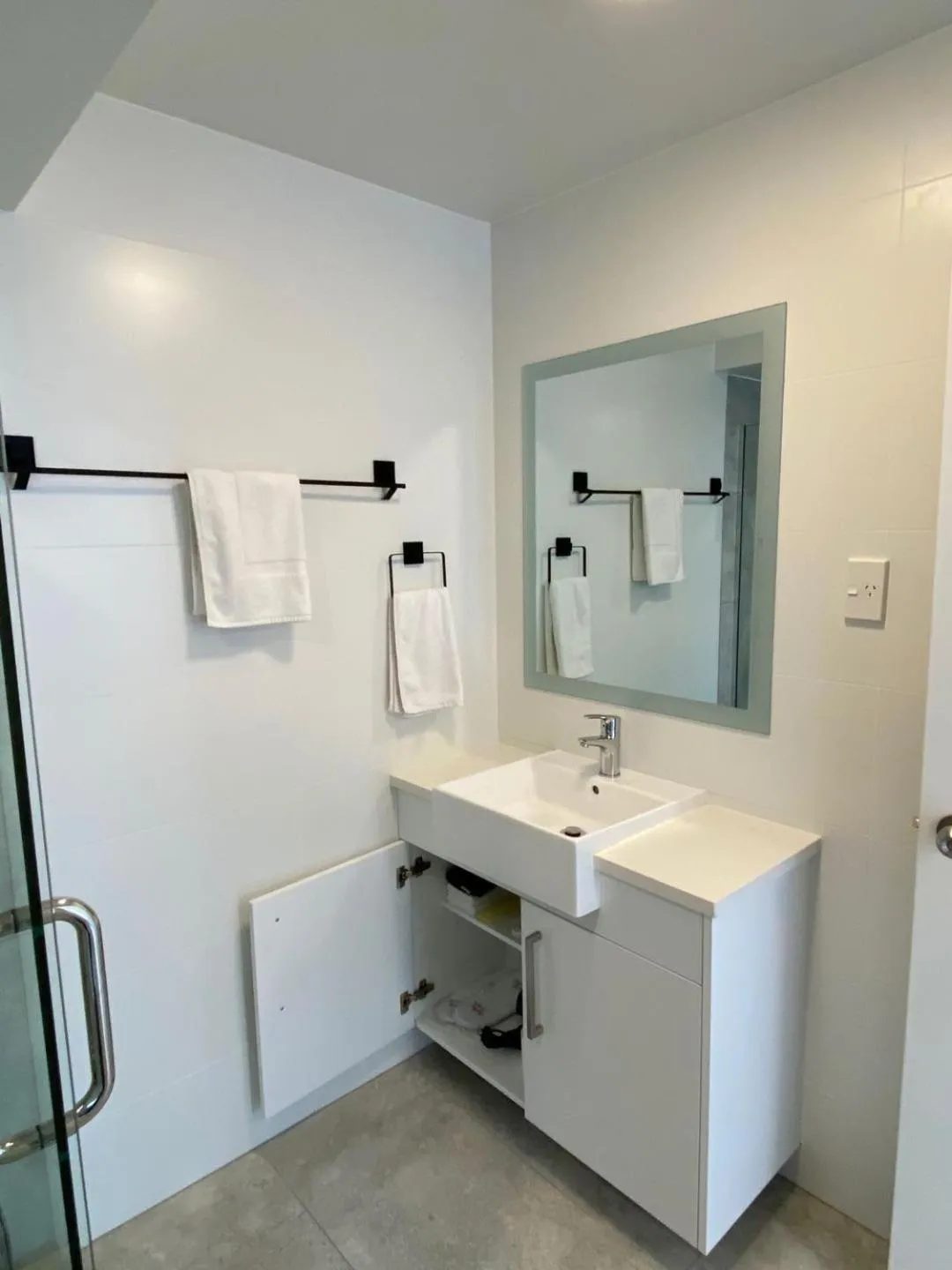 Bathroom in Southern Comfort Motel