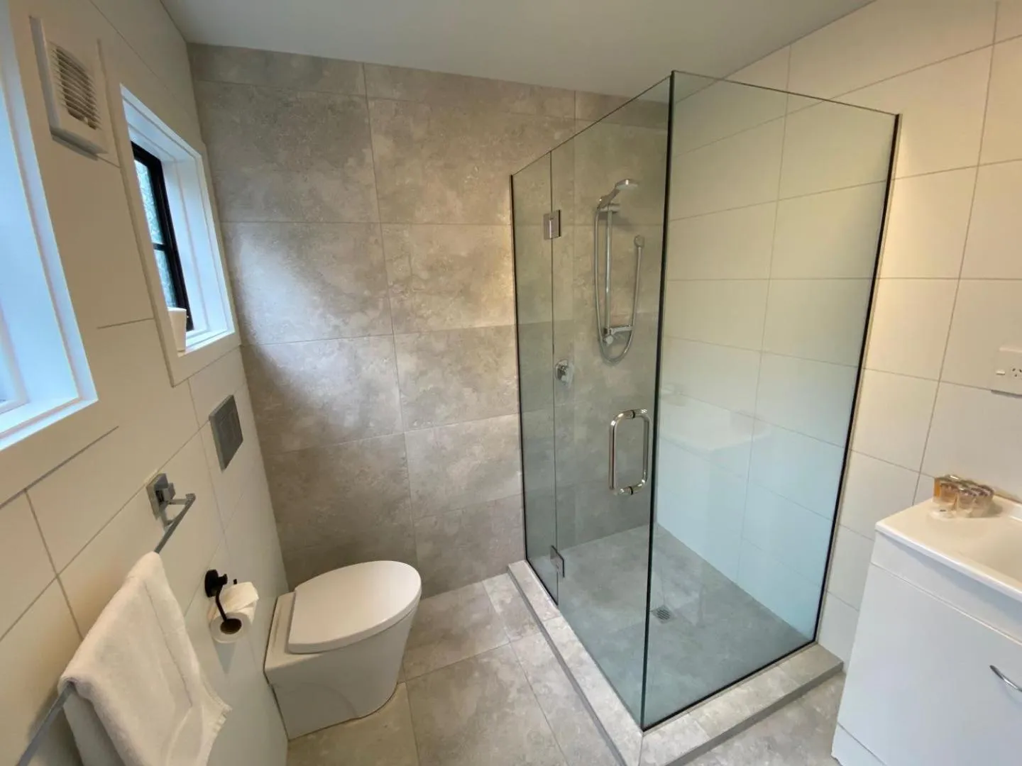 Shower in Southern Comfort Motel