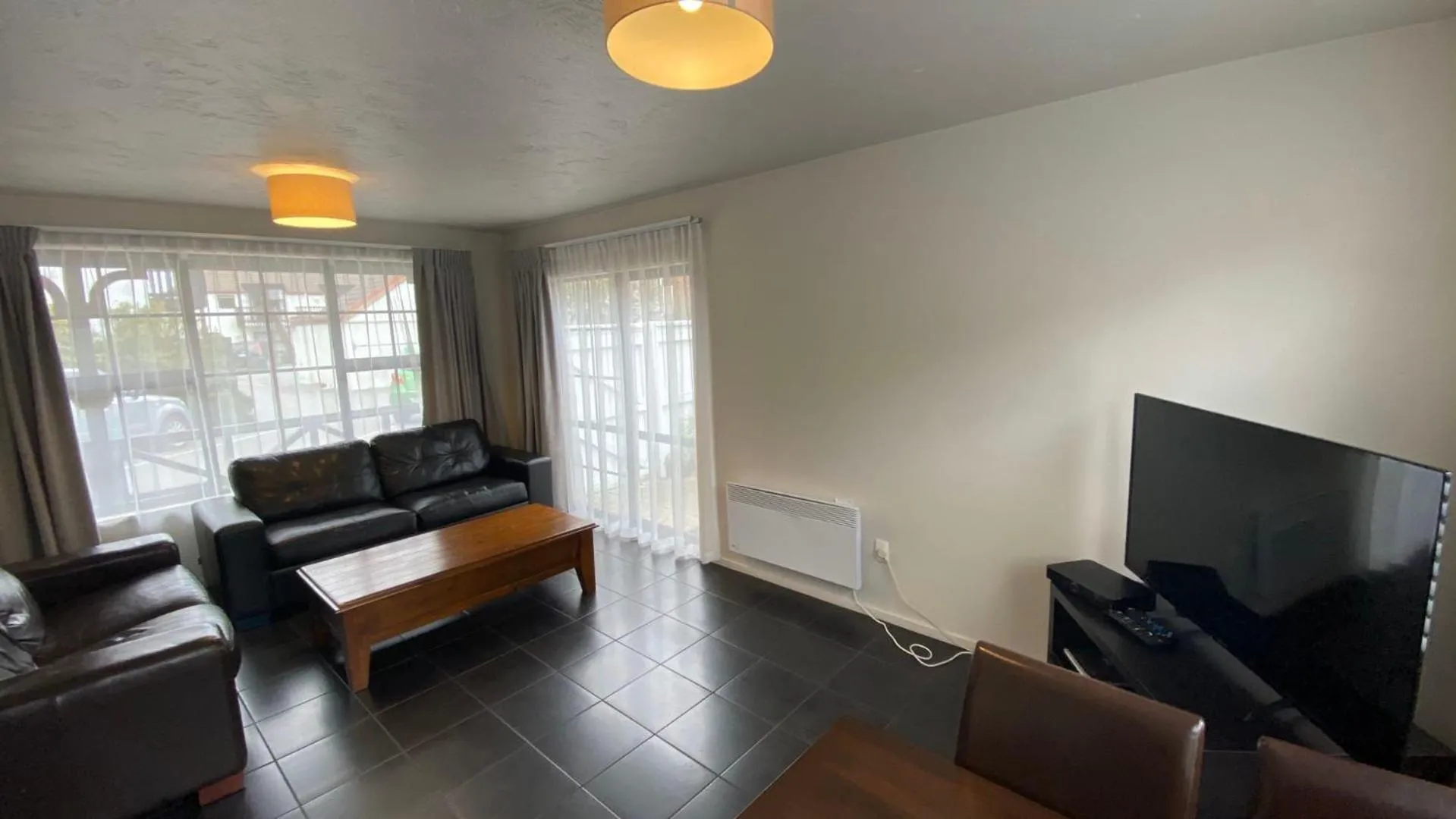 Living room in Southern Comfort Motel