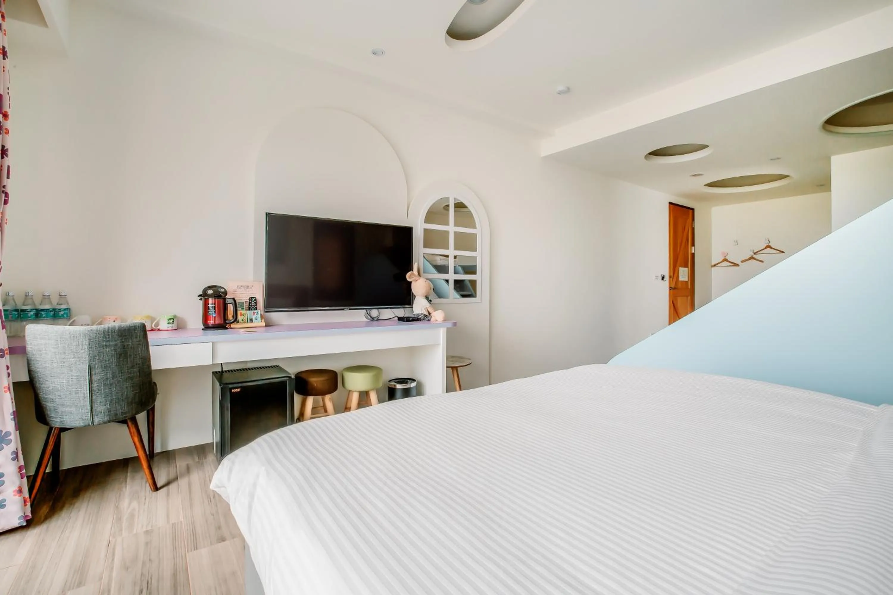 Decorative detail, Bed in Party of the Ocean B&B