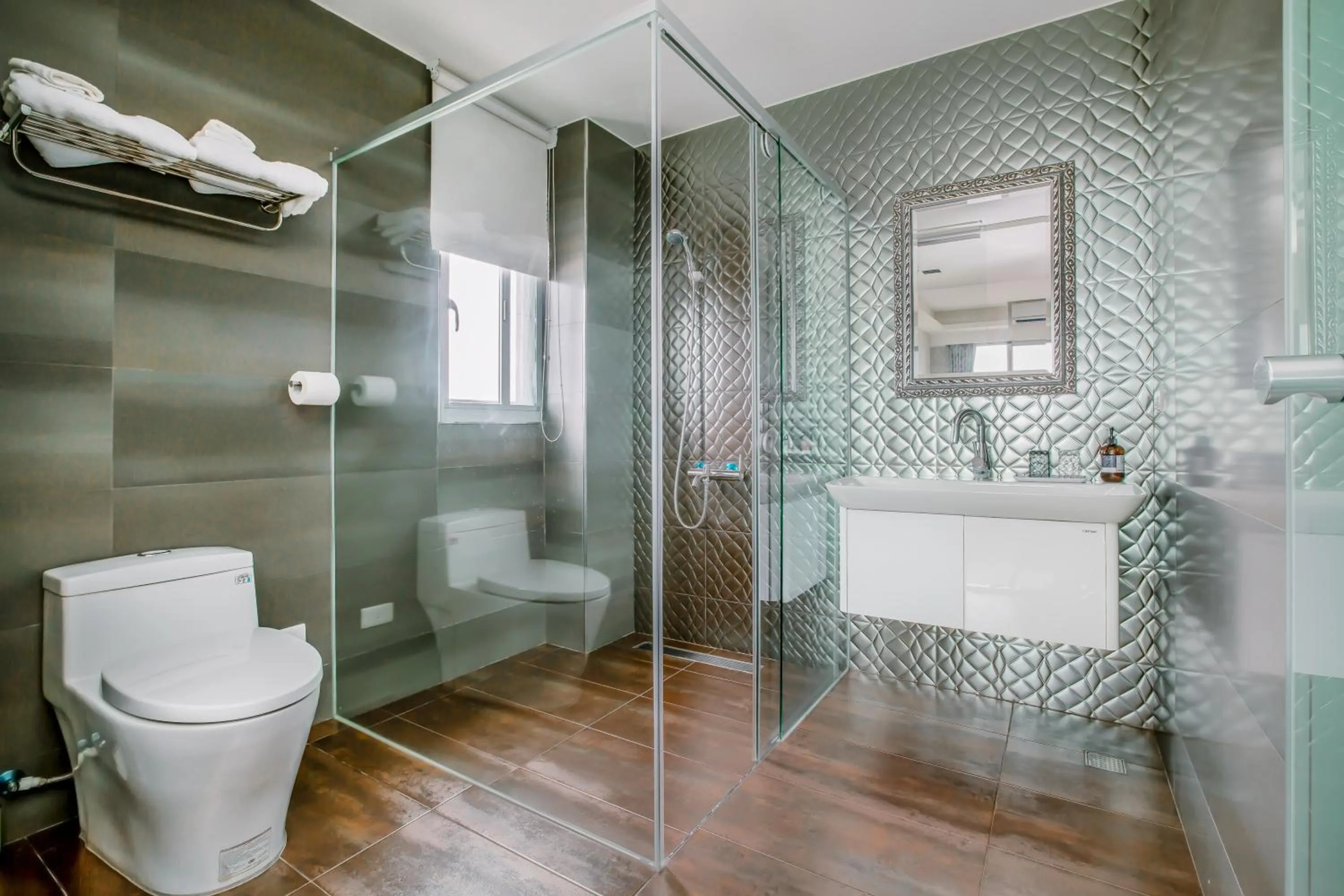 Decorative detail in Party of the Ocean B&B