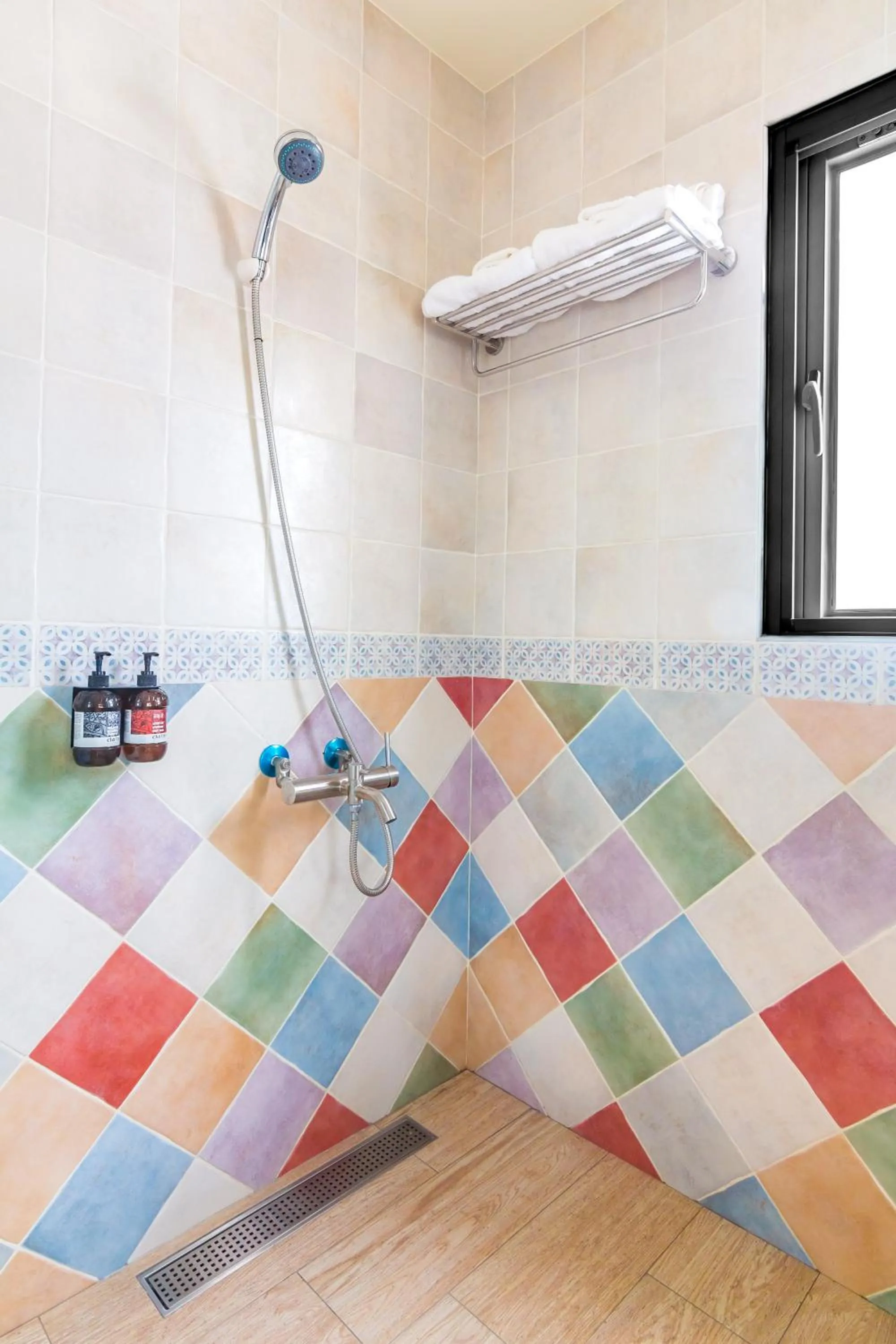 Decorative detail in Party of the Ocean B&B