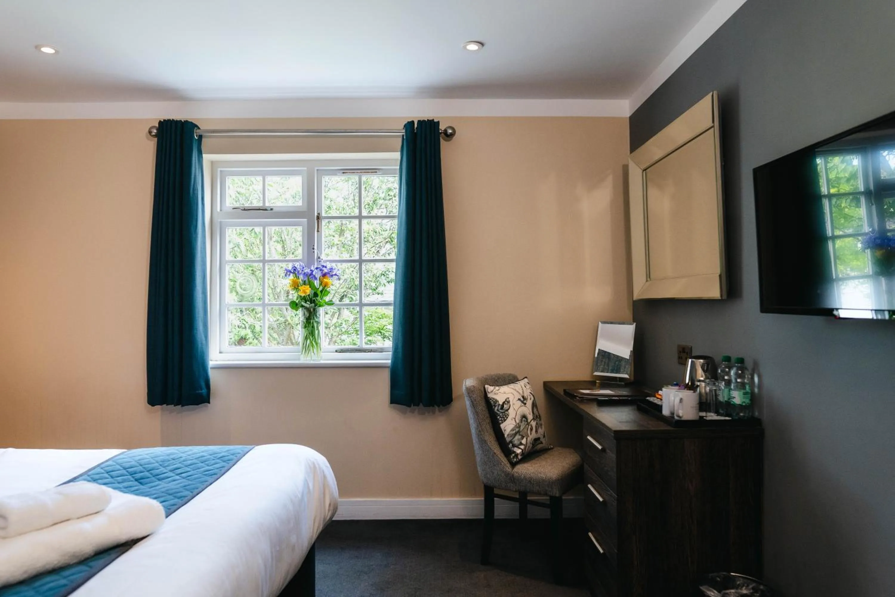 Bed in Wild Pheasant Hotel & Spa