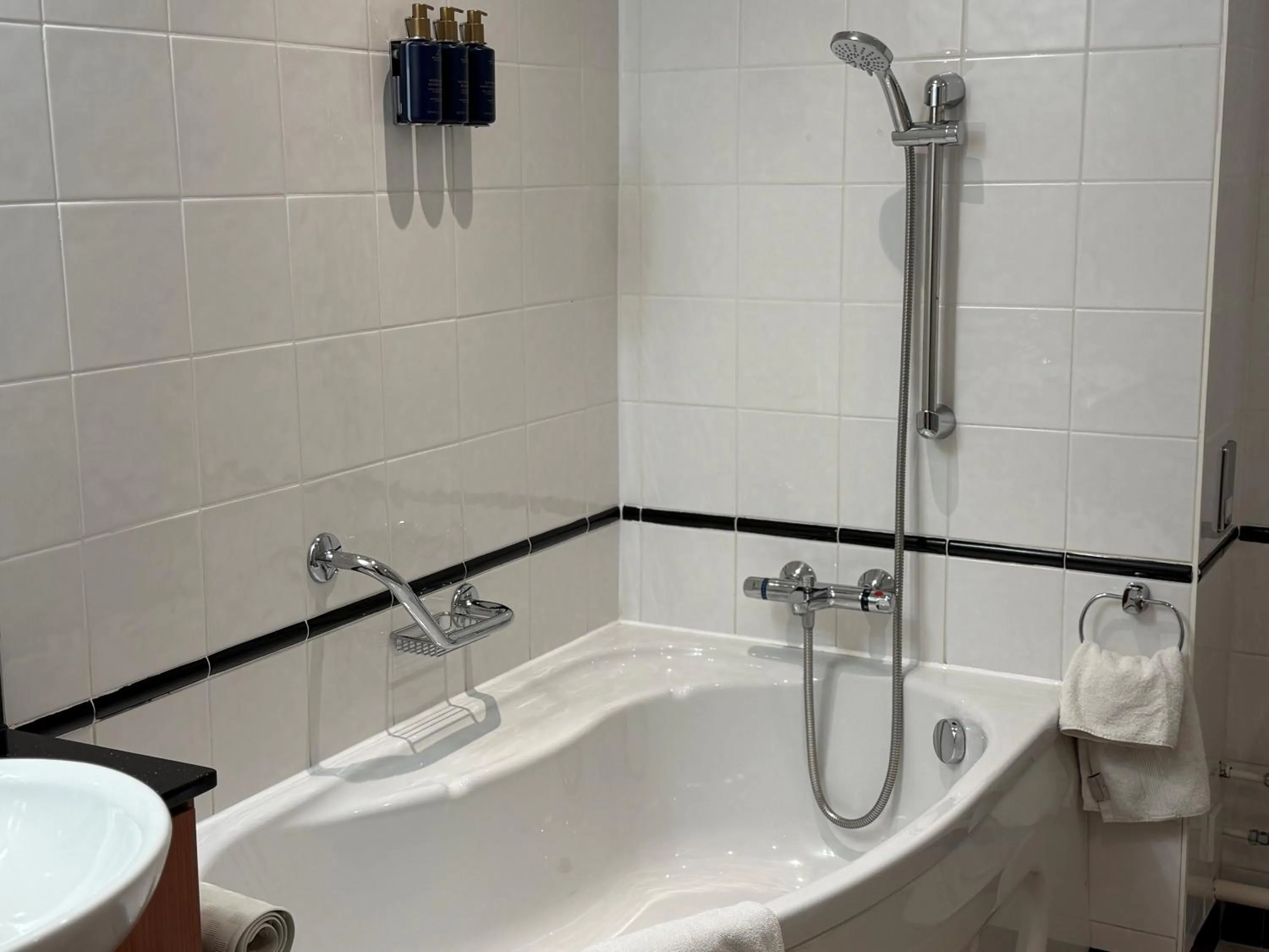 Shower in Wild Pheasant Hotel & Spa