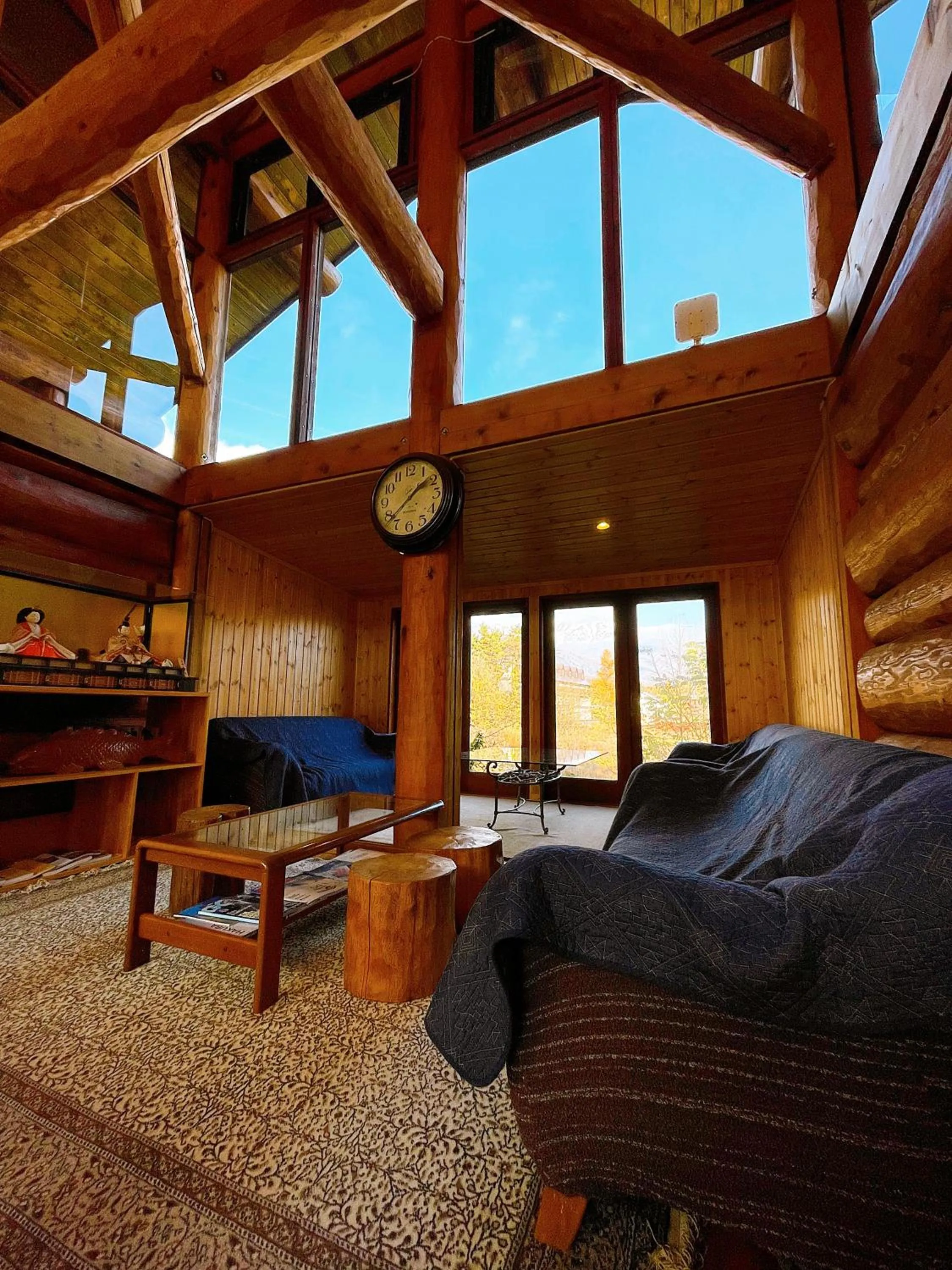 Communal lounge/ TV room in Hakuba Brownie Cottages