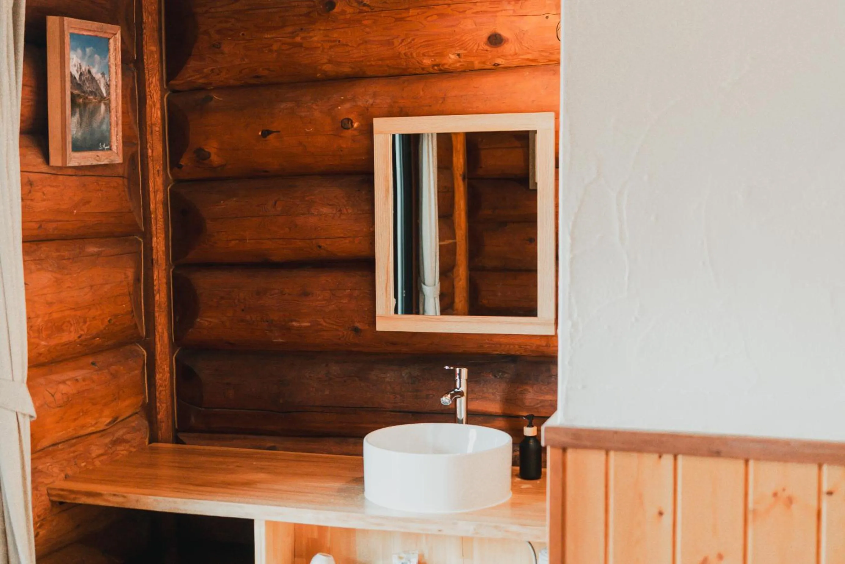 Photo of the whole room in Hakuba Brownie Cottages