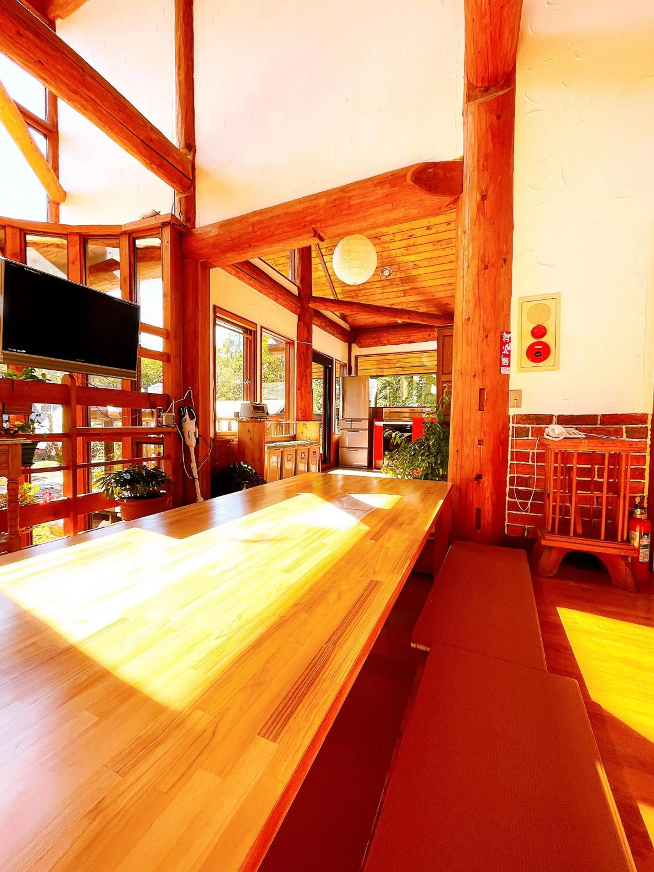 Communal lounge/ TV room in Hakuba Brownie Cottages
