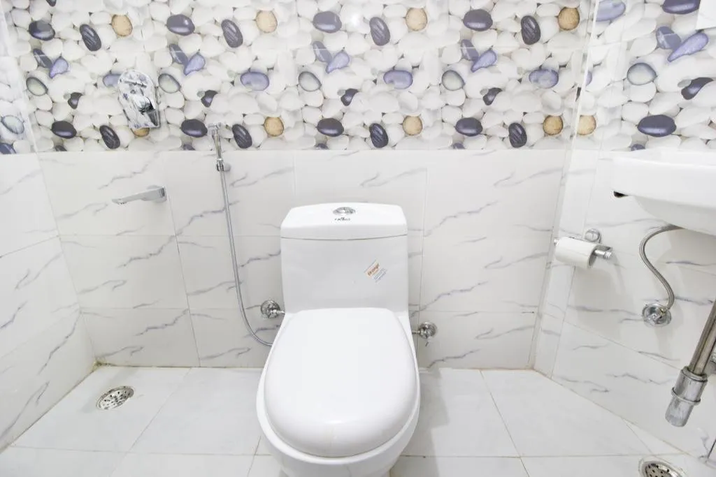 Toilet in Hotel WTI Airport Delhi