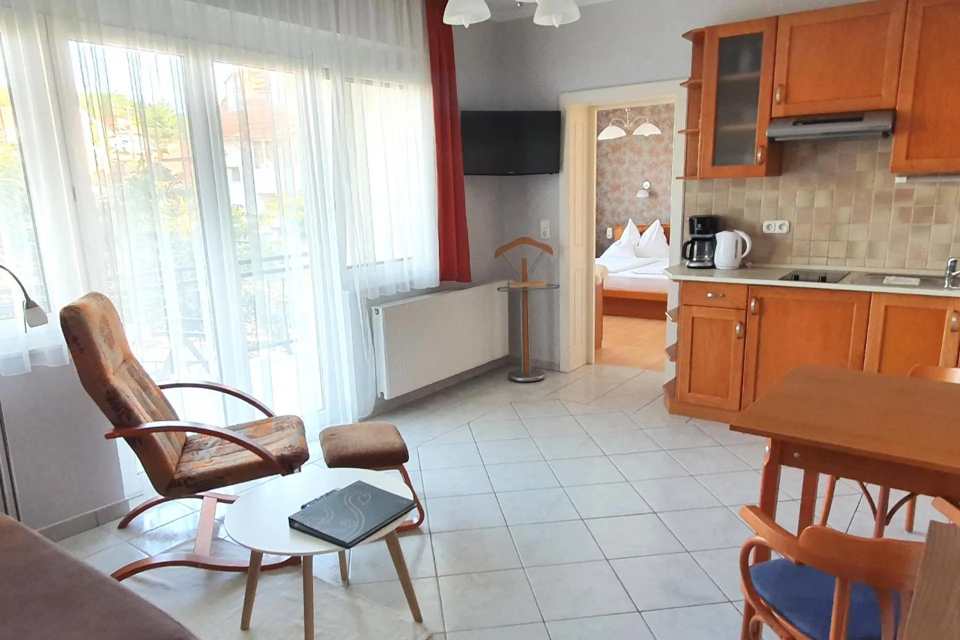 Day in Anett Villa
