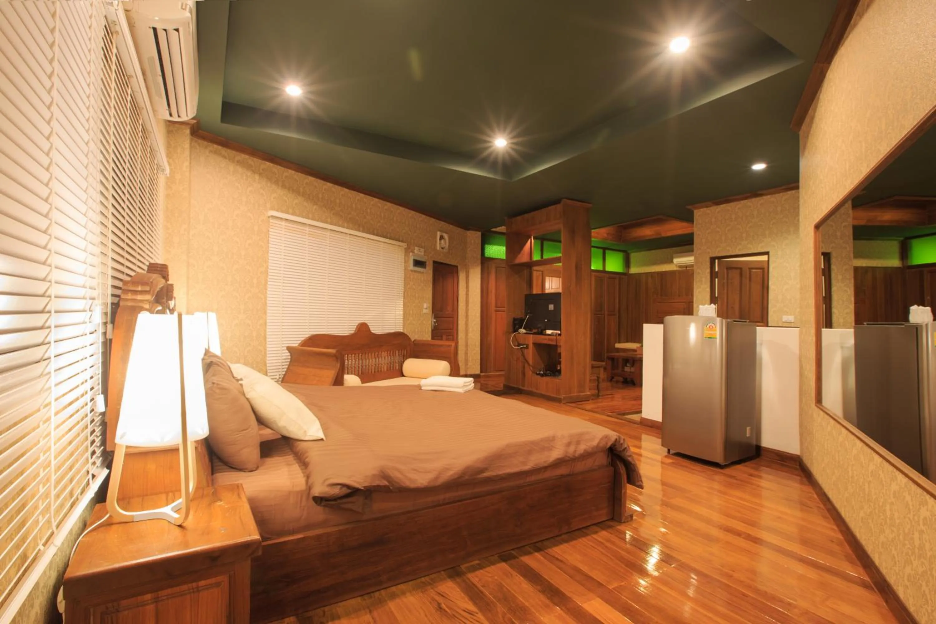 Photo of the whole room, Bed in S48 Hotel