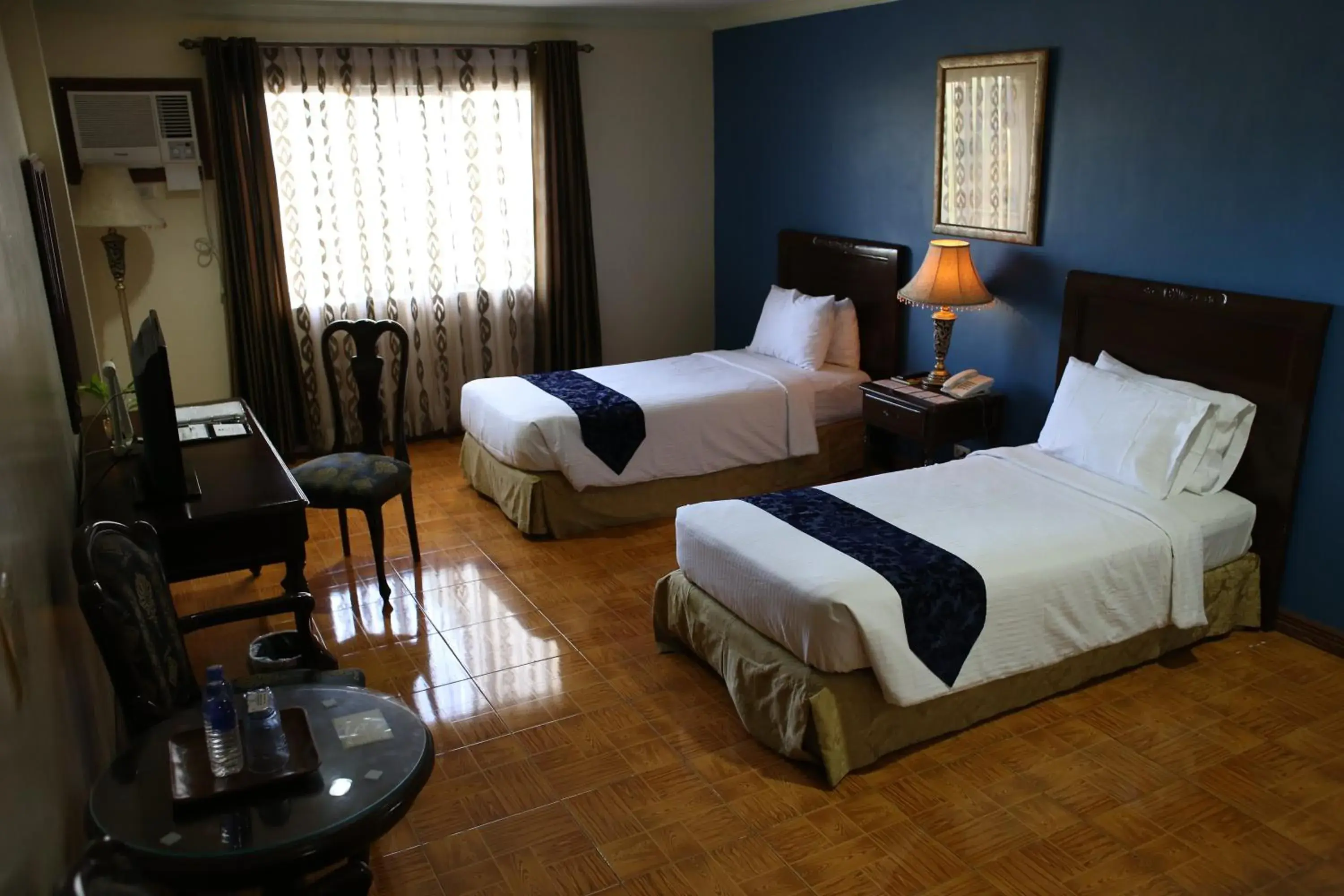 Bed in Crown Royale Hotel Bed in Crown Royale Hotel