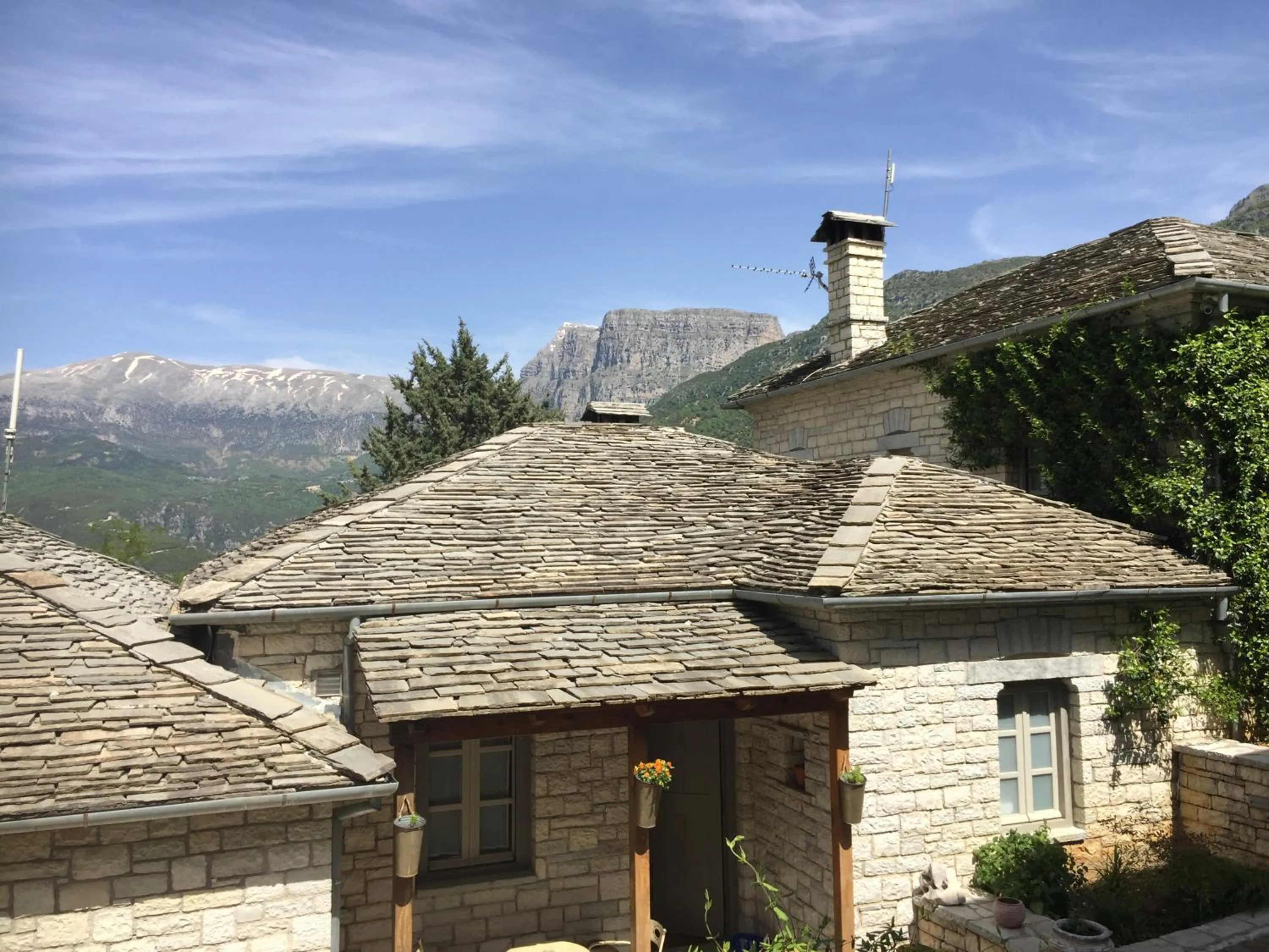 Property building in Artsistas Houses