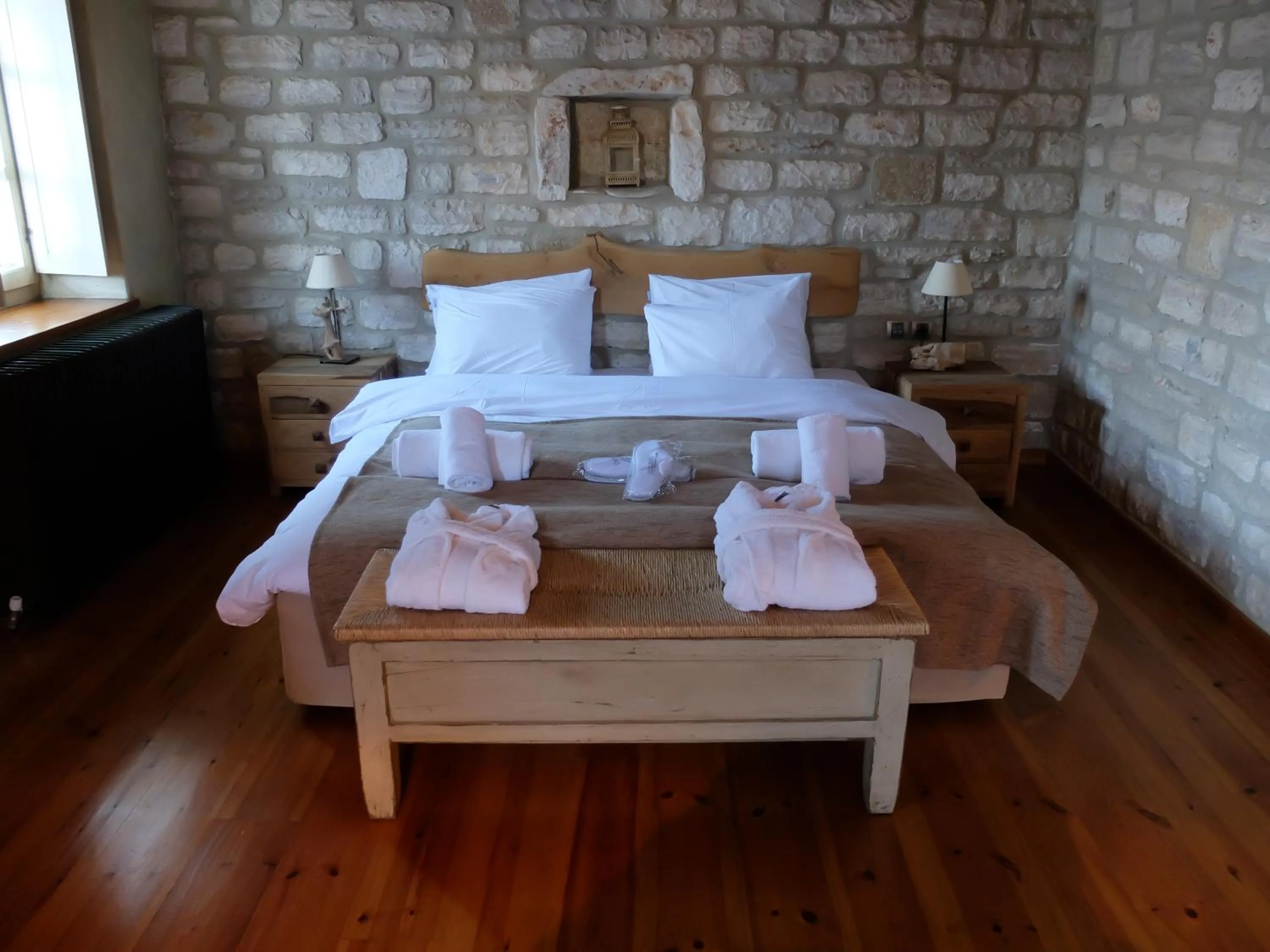 Day, Bed in Artsistas Houses