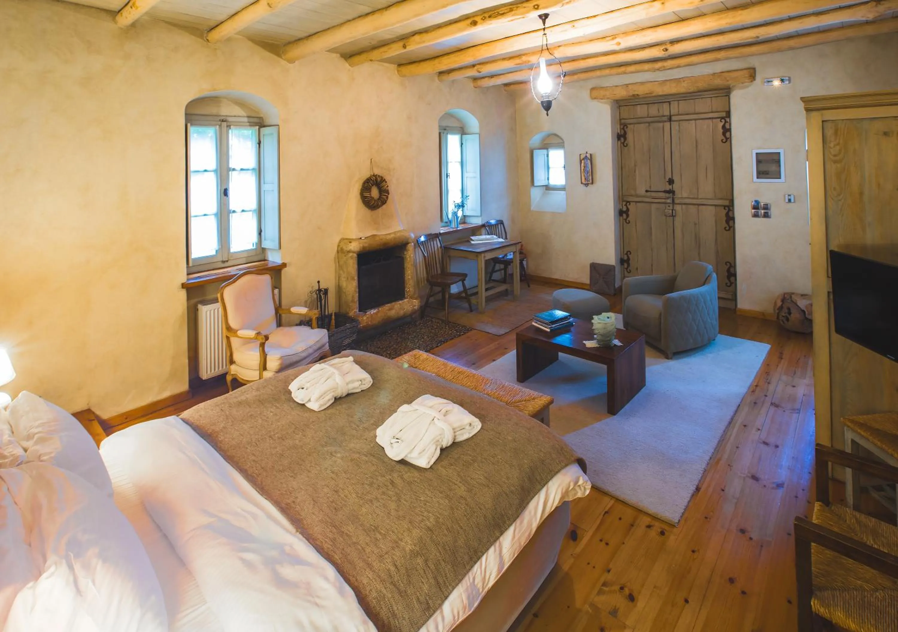 Photo of the whole room, Bed in Artsistas Houses