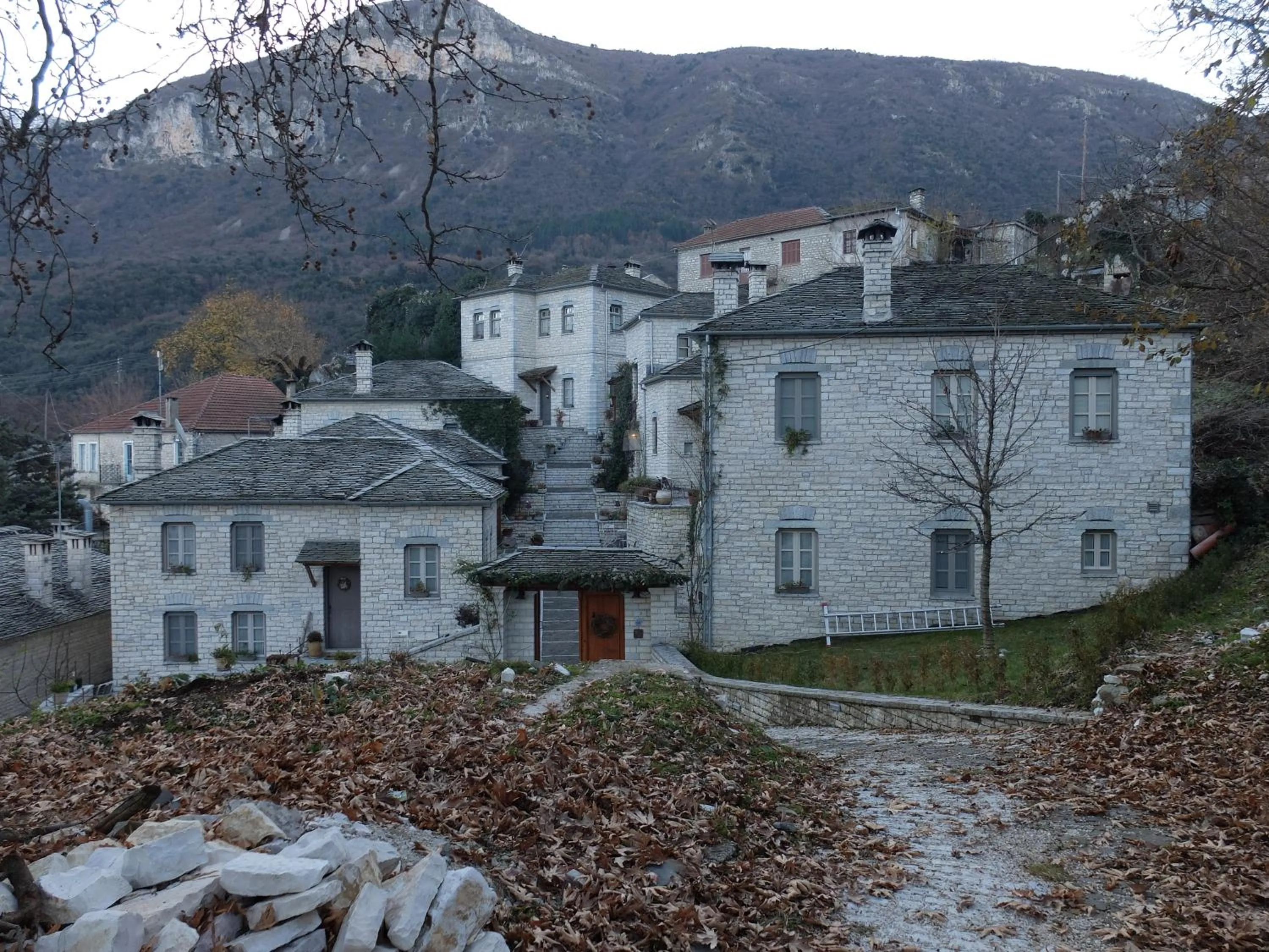 Facade/entrance in Artsistas Houses