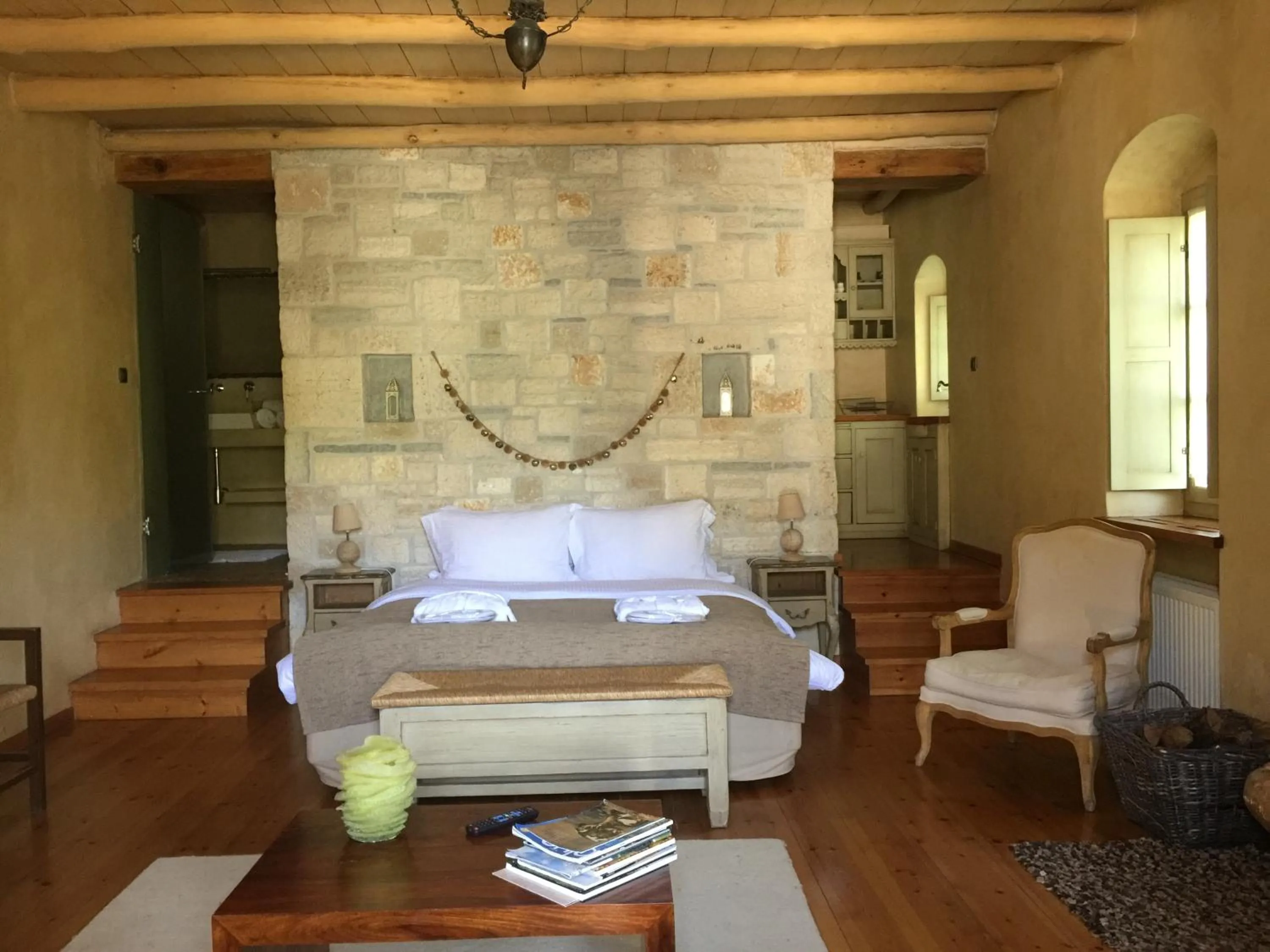 Photo of the whole room, Bed in Artsistas Houses