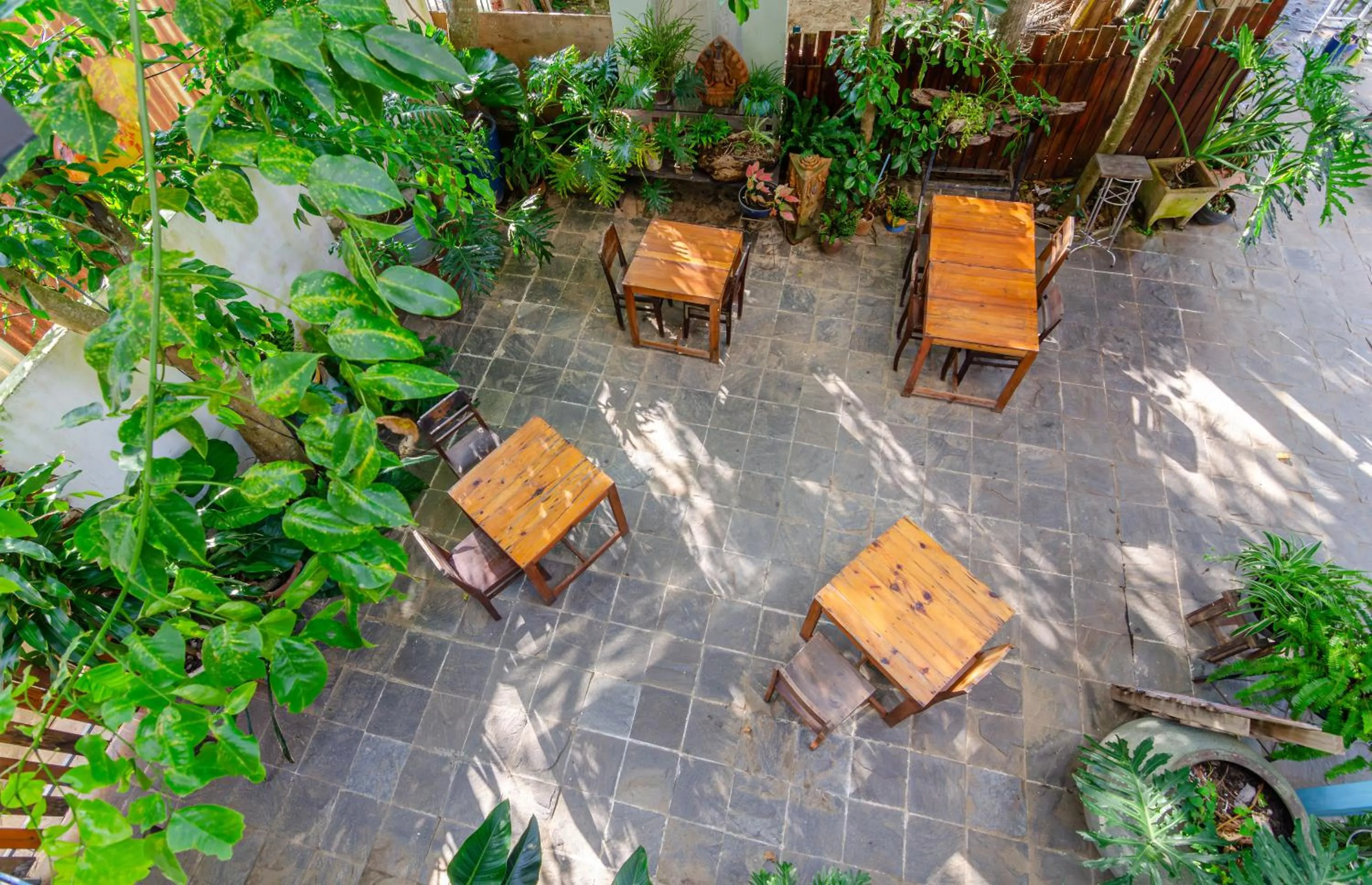 Restaurant/places to eat in Hotel De Condor