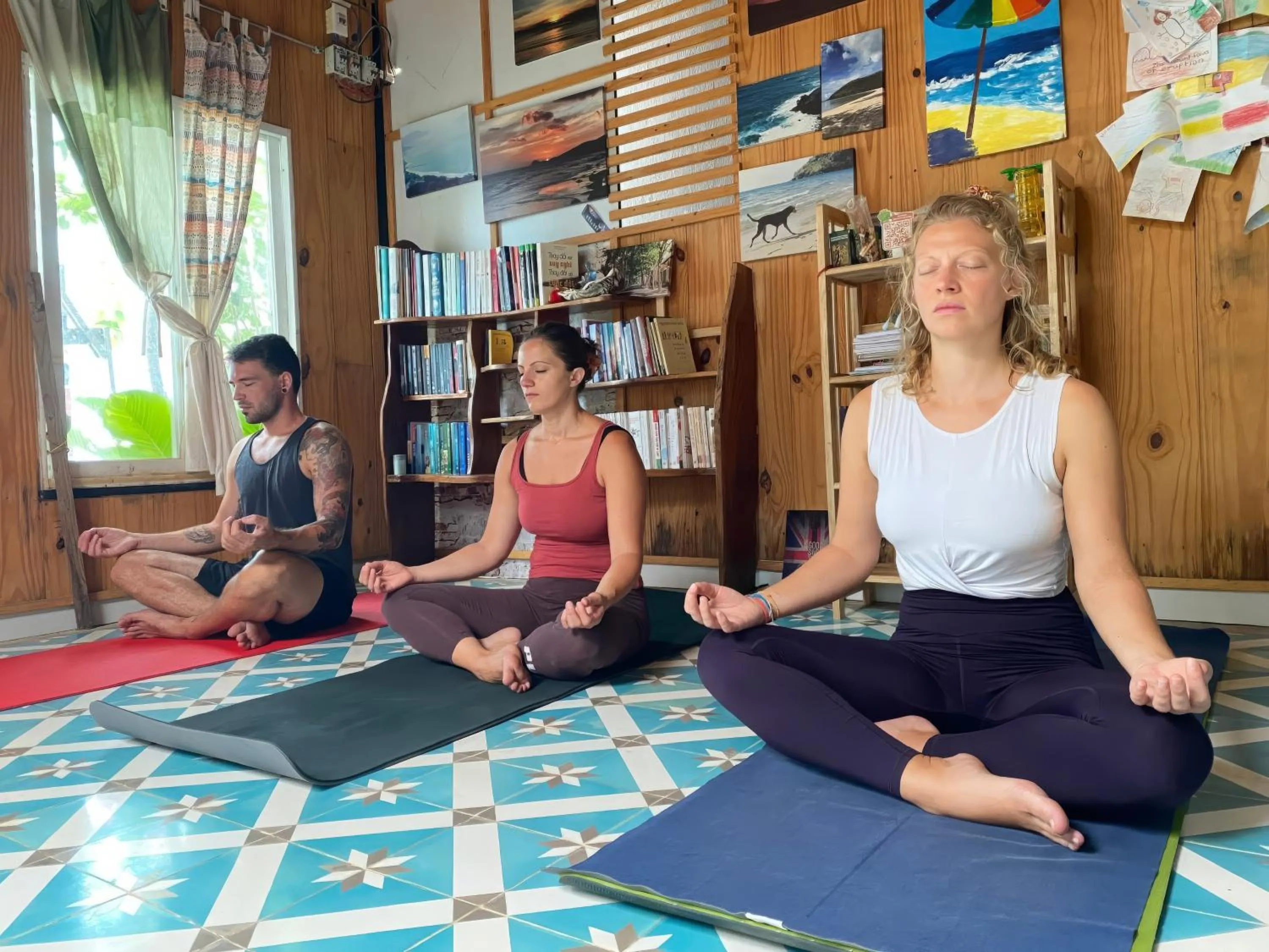 People in Hotel De Condor