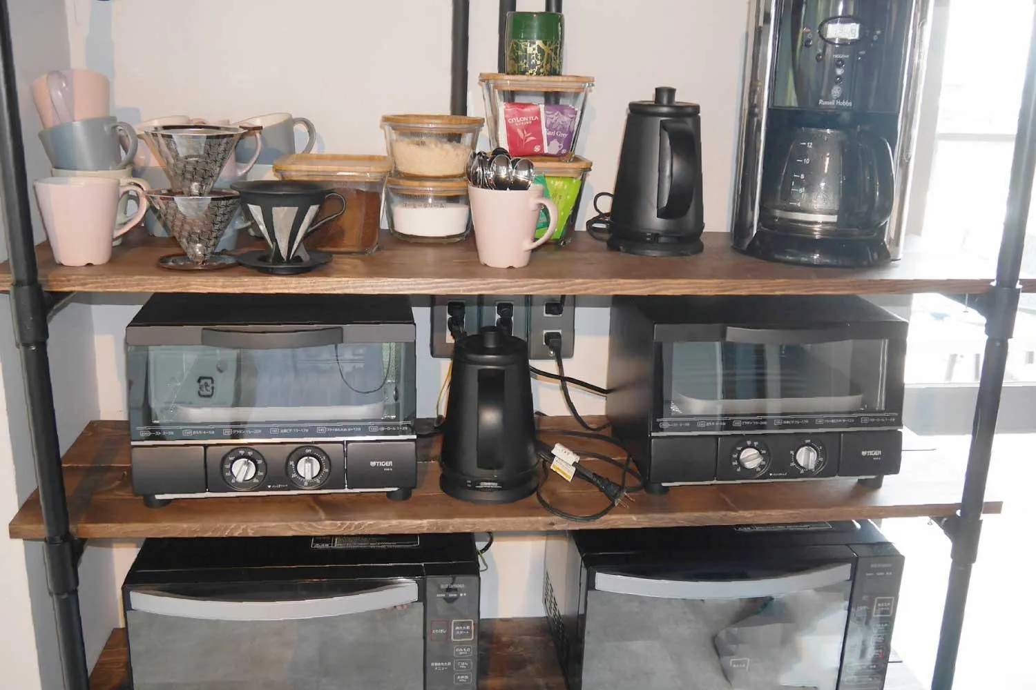 kitchen in J-Hoppers Lake Biwa Guesthouse