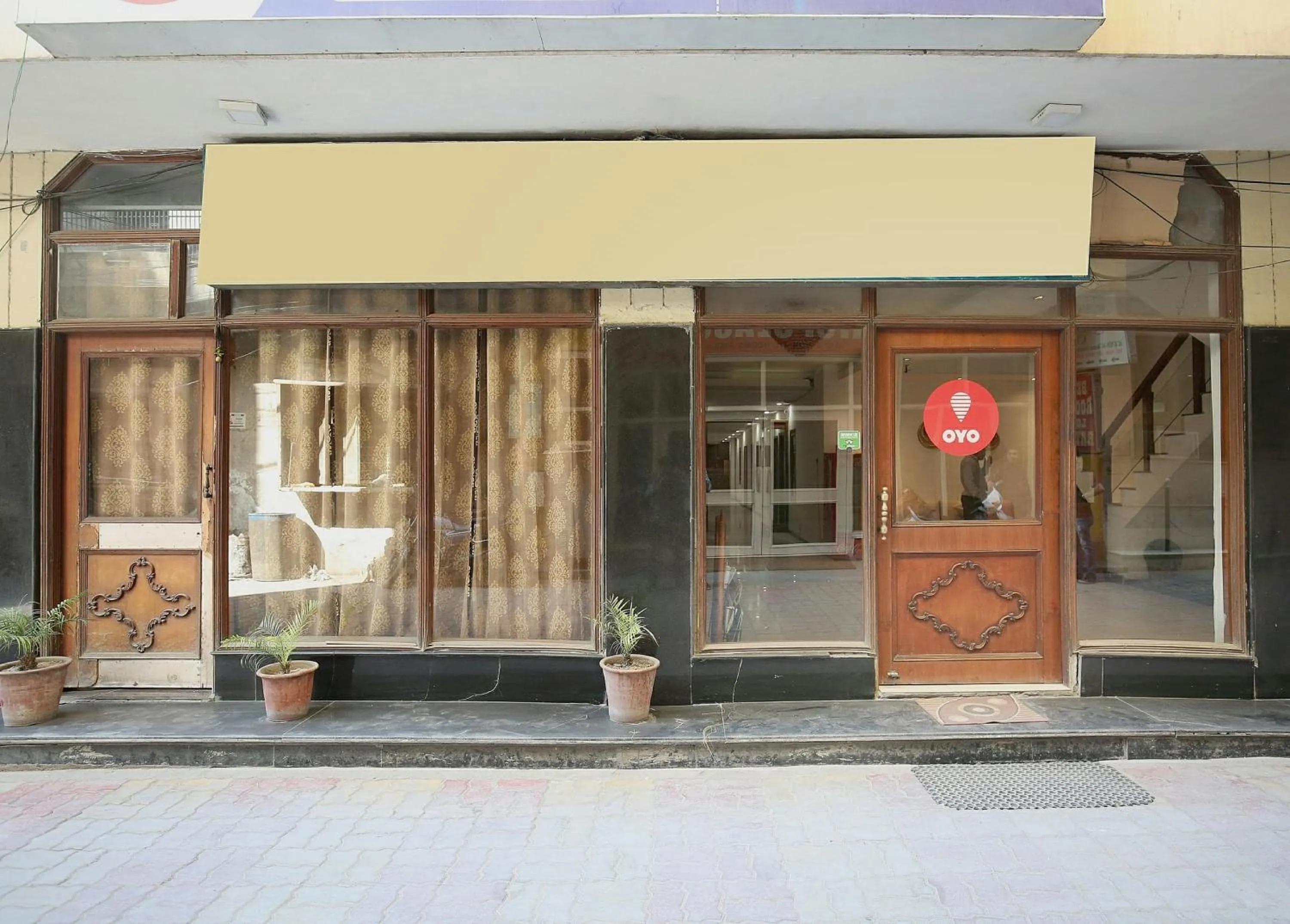 Facade/entrance in Hotel O Queensland