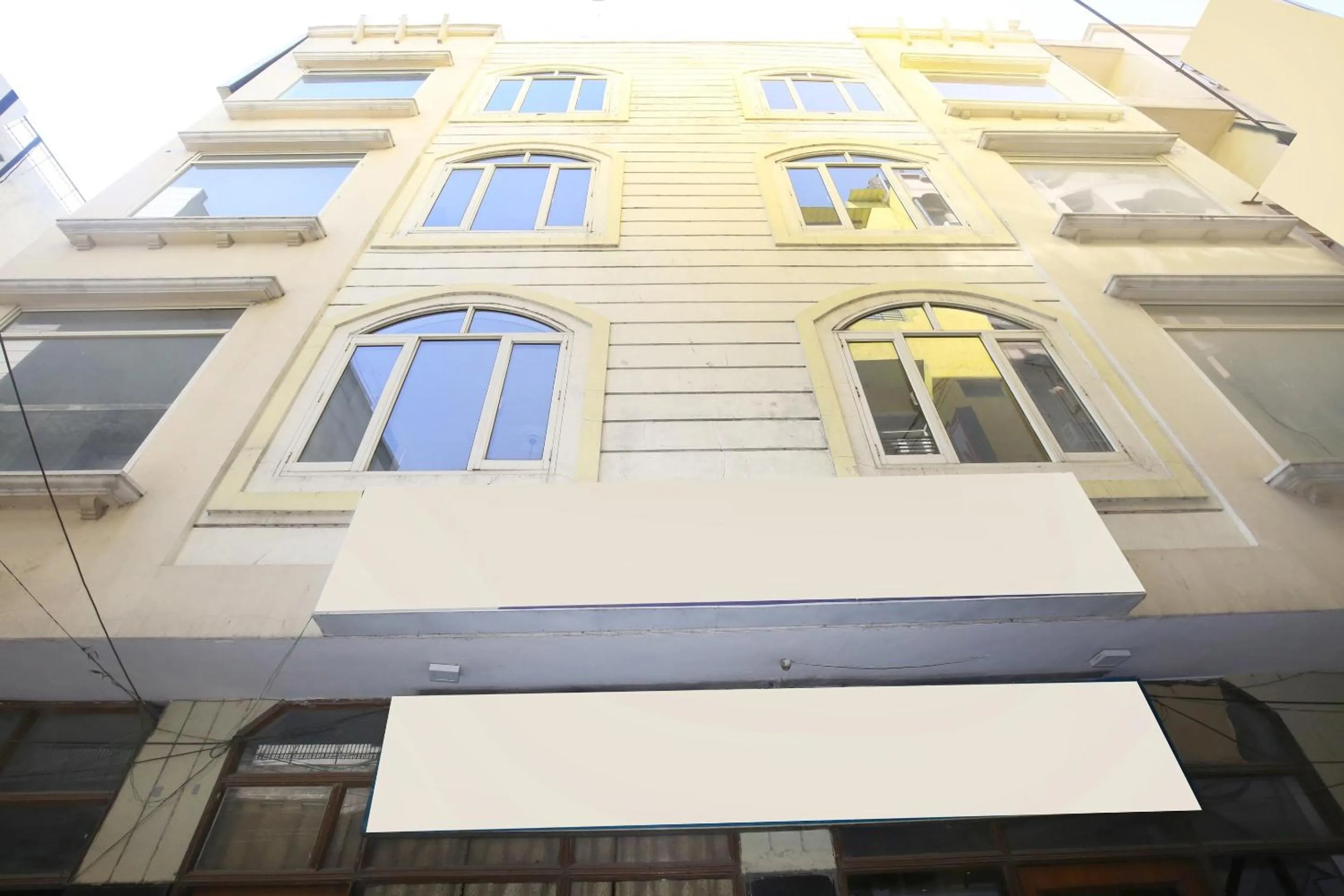 Facade/entrance in Hotel O Queensland