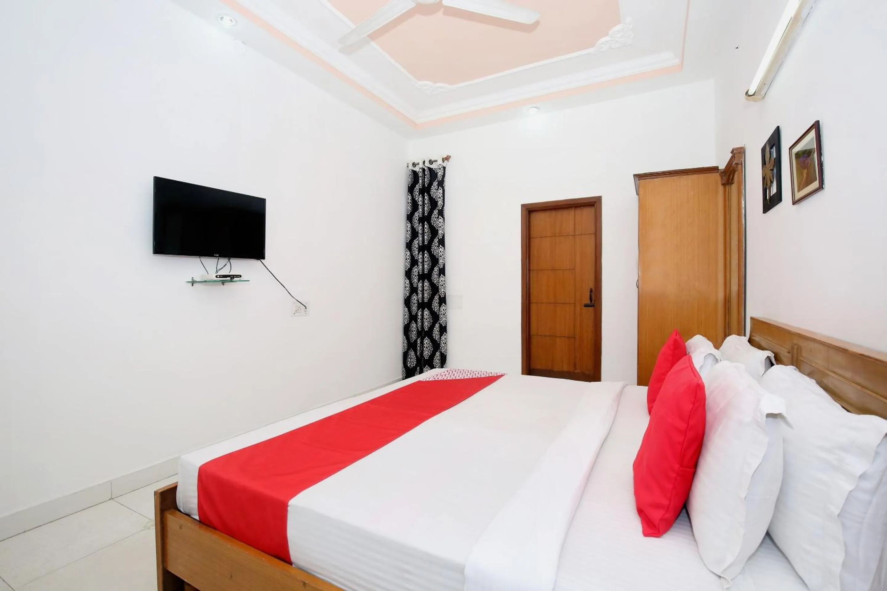 Bedroom, Bed in Hotel O Queensland