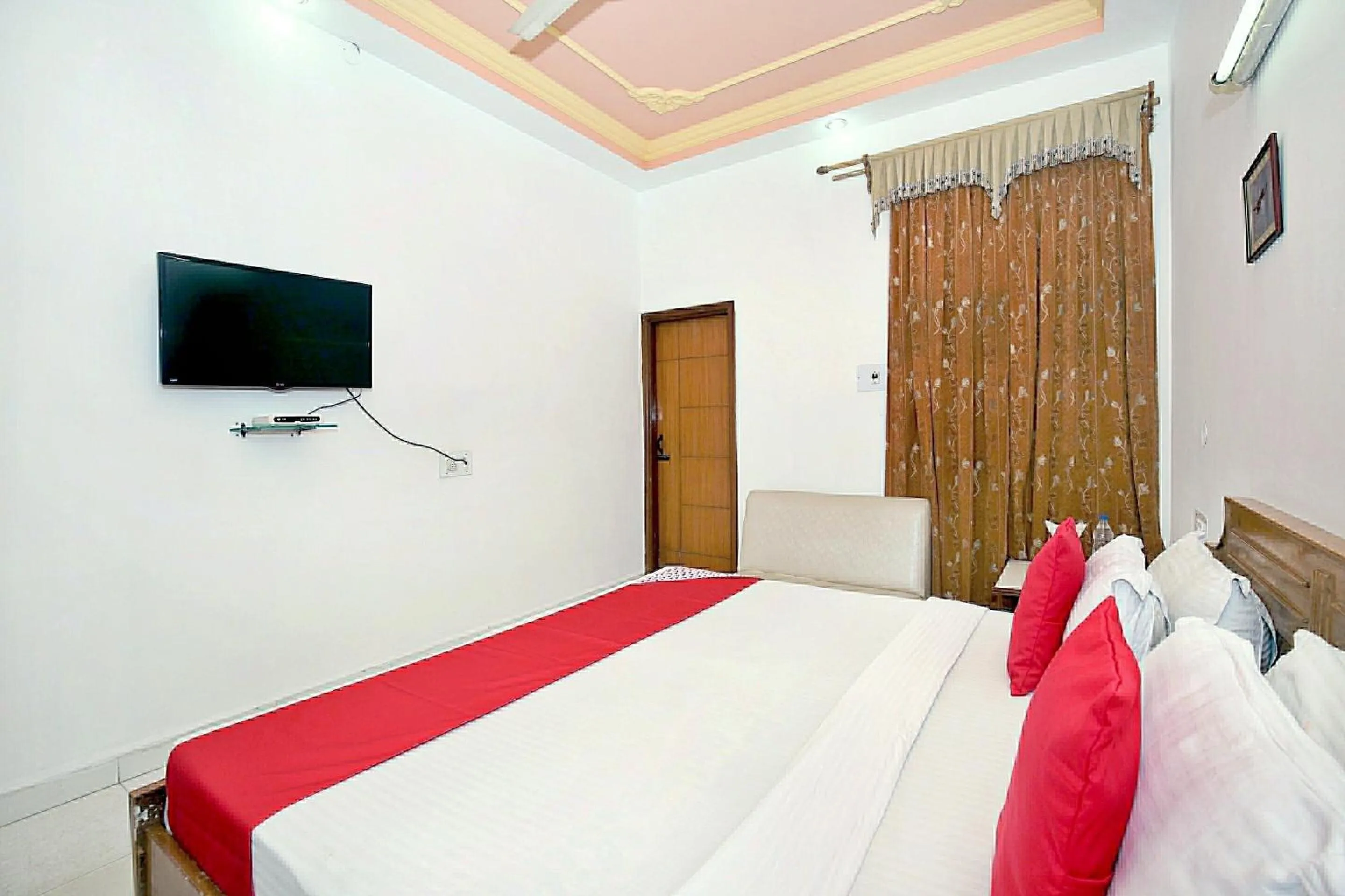 Bedroom, Bed in Hotel O Queensland