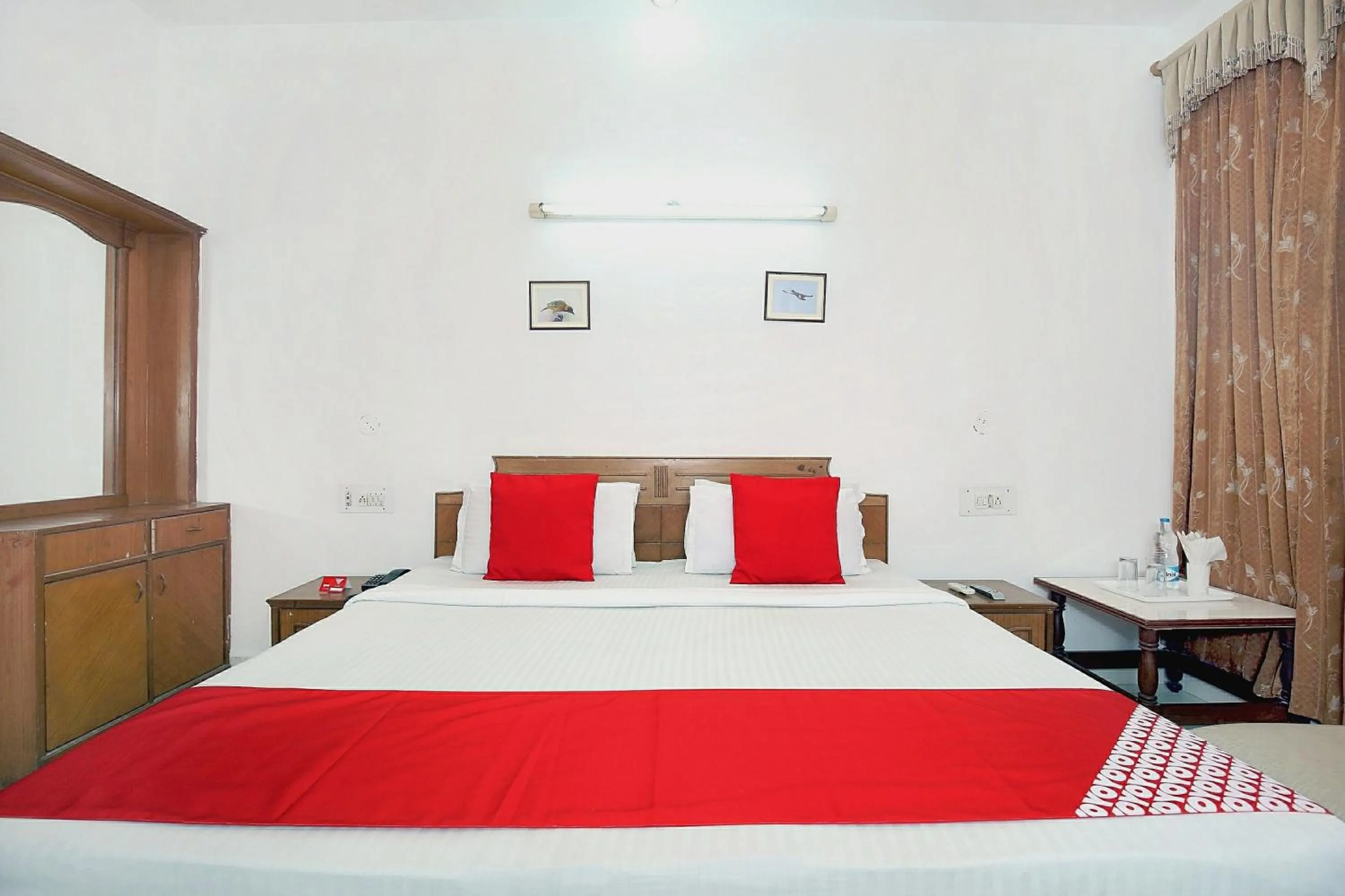 Other, Bed in Hotel O Queensland