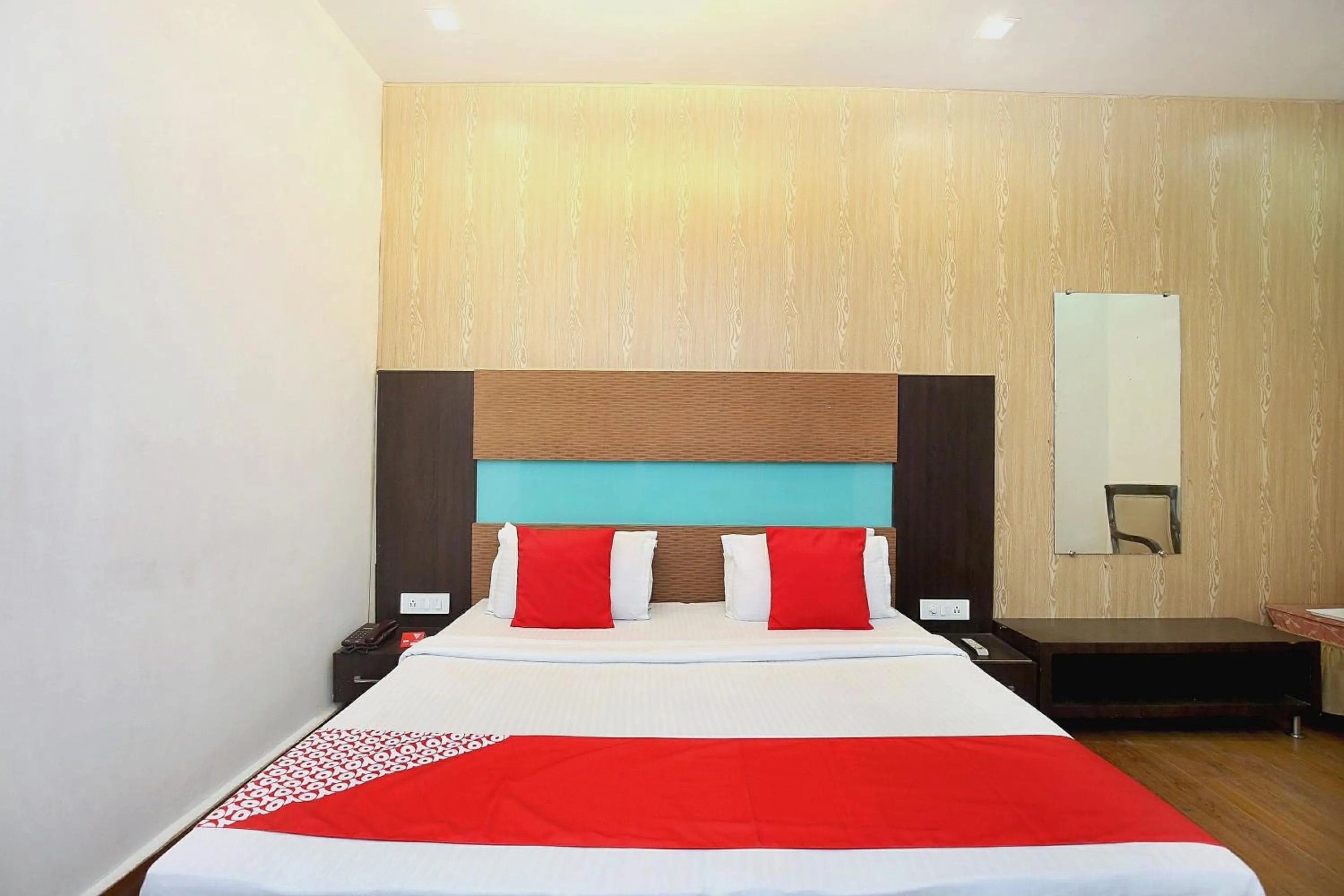 Bedroom, Bed in Hotel O Queensland