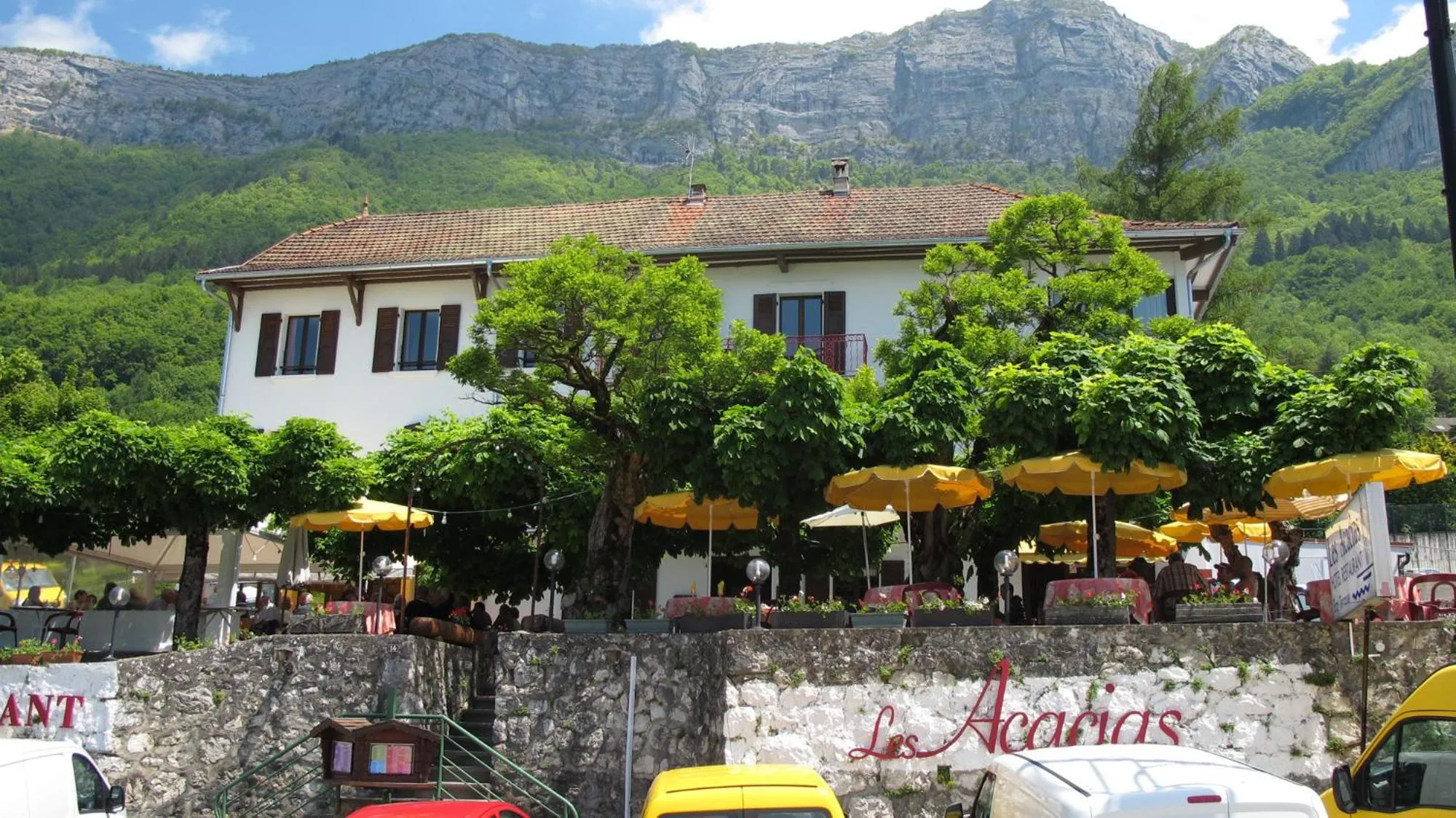 Facade/entrance in Hotel Restaurant - Acacias Bellevue