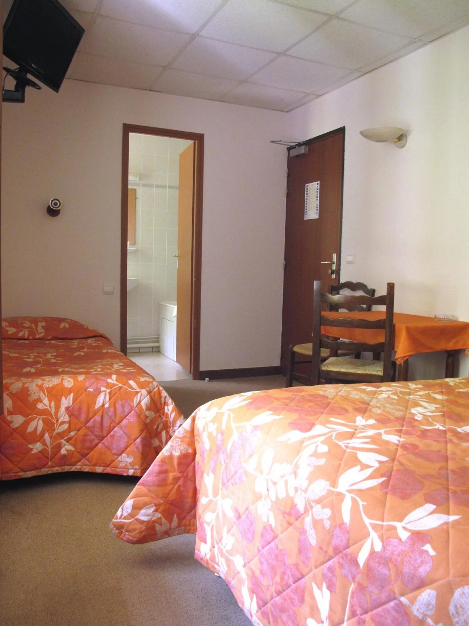 Bed in Hotel Restaurant - Acacias Bellevue