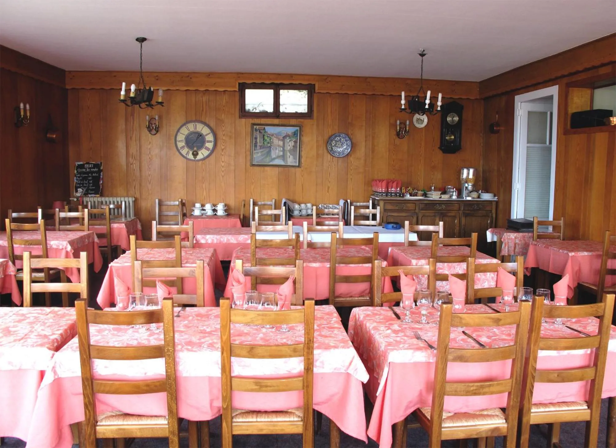 Restaurant/places to eat in Hotel Restaurant - Acacias Bellevue