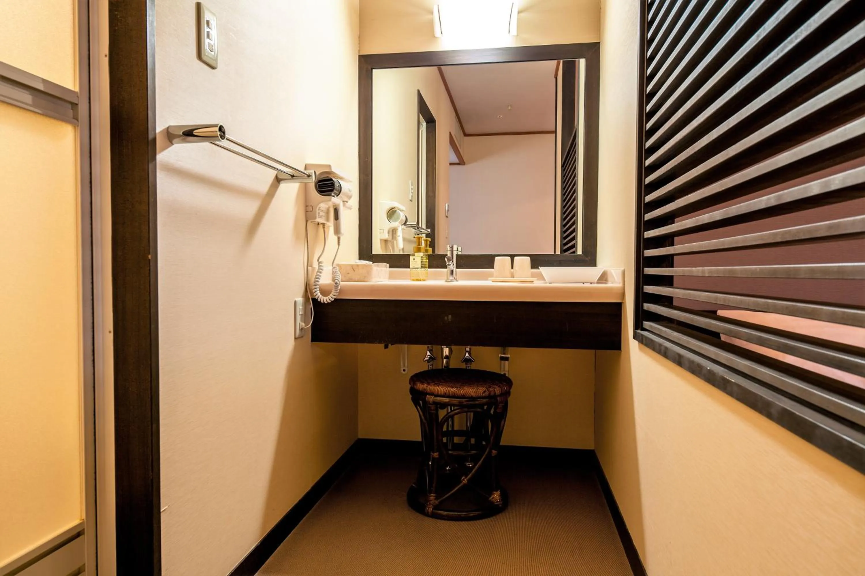 Photo of the whole room in Tokigasane