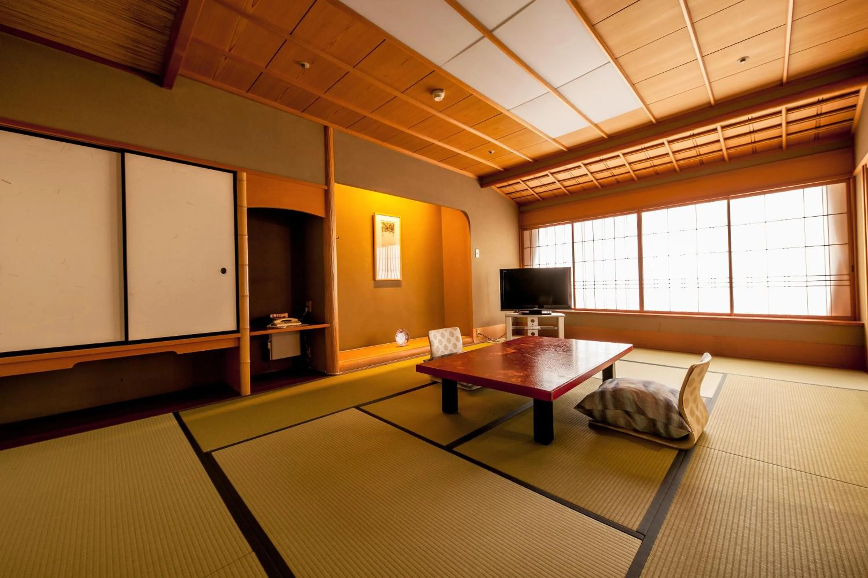 Photo of the whole room in Tokigasane