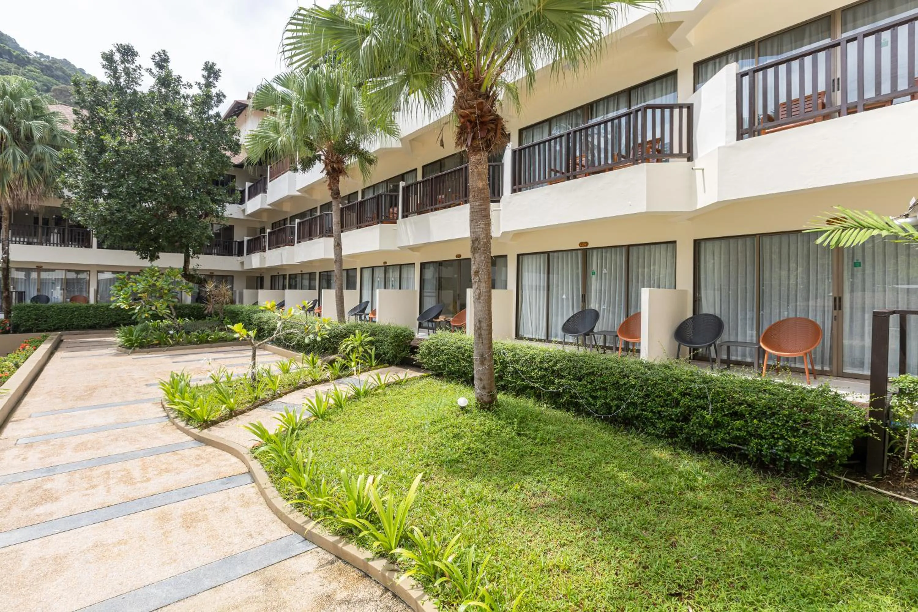 Garden in Patong Lodge Hotel - Thailand's Green Hotel Plus