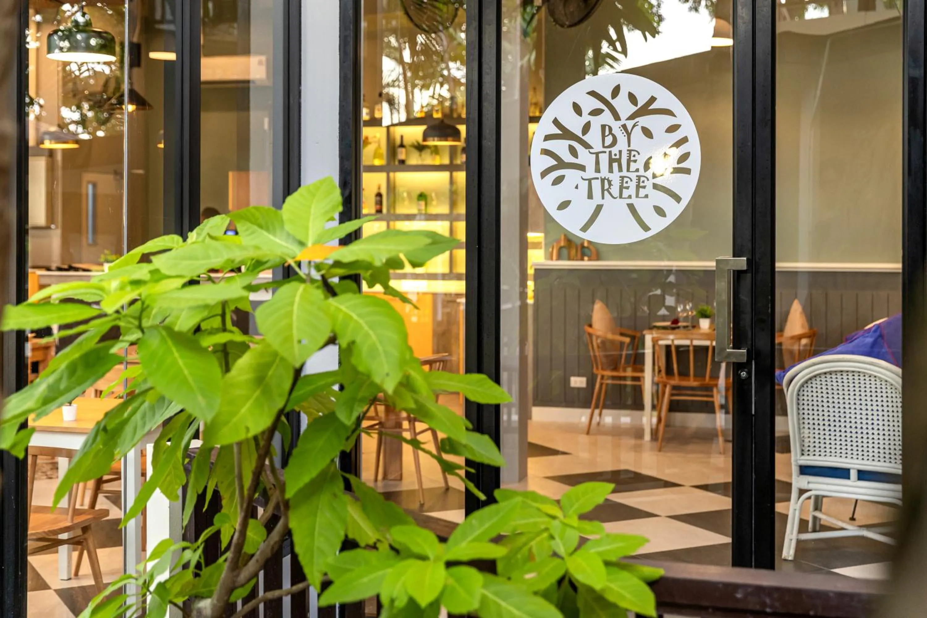 Restaurant/places to eat in Patong Lodge Hotel - Thailand's Green Hotel Plus