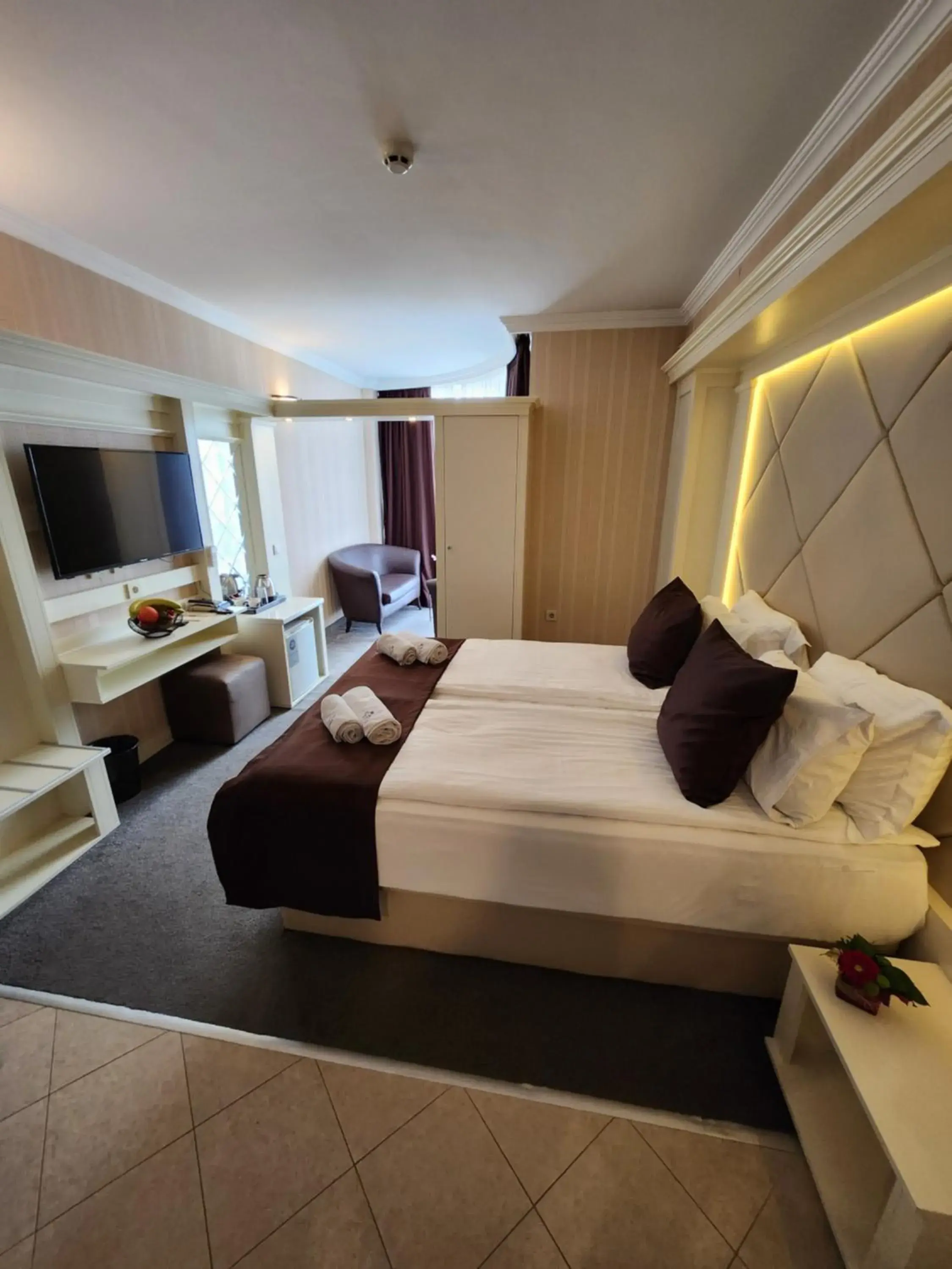 Standard Double or Twin Room with Free Spa Access in Park Hotel Plovdiv Standard Double or Twin Room with Free Spa Access in Park Hotel Plovdiv