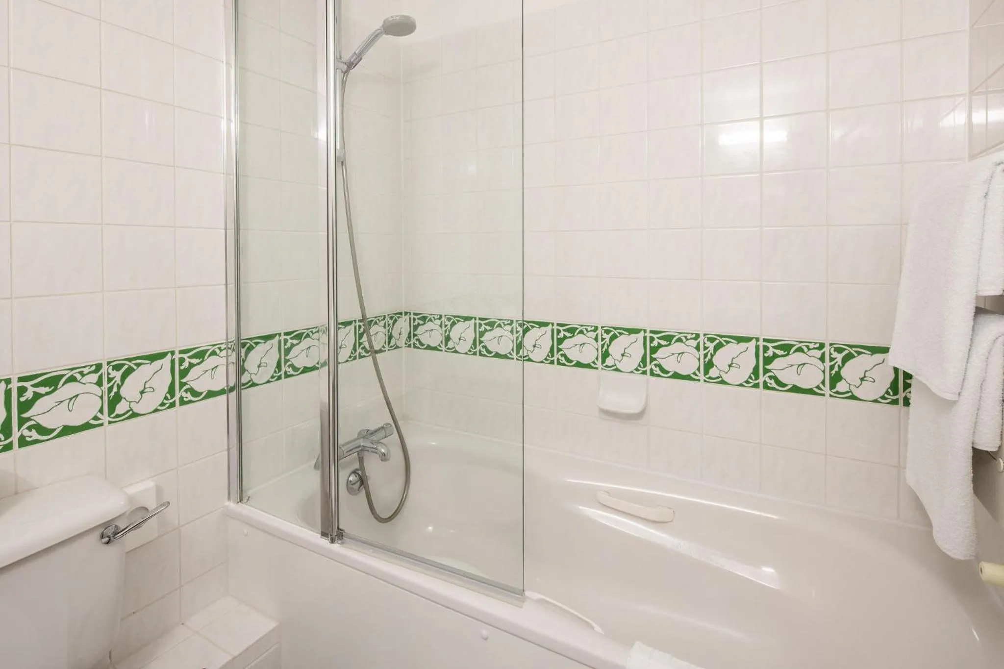 Bathroom in Hotel de France