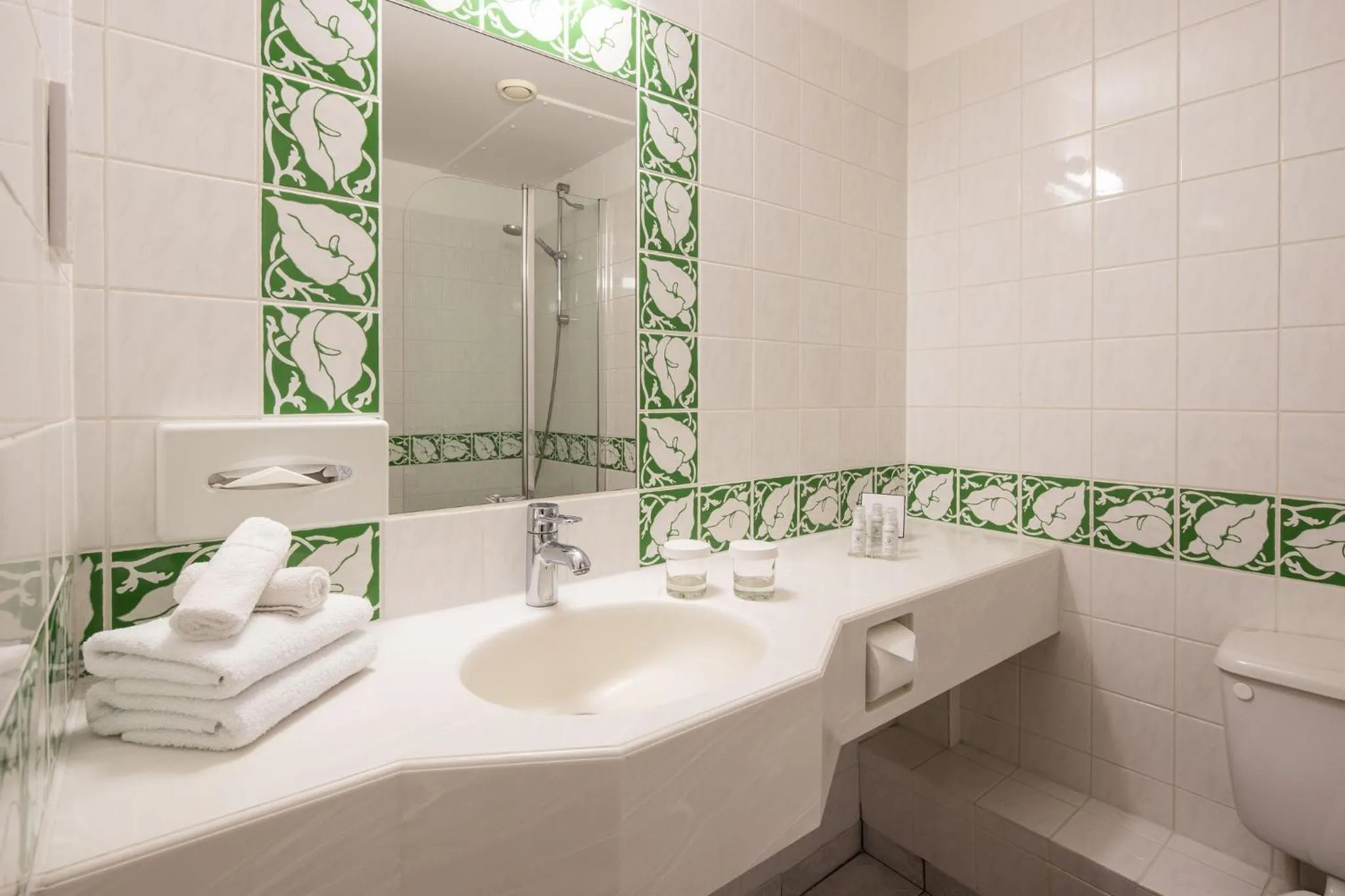 Bathroom in Hotel de France