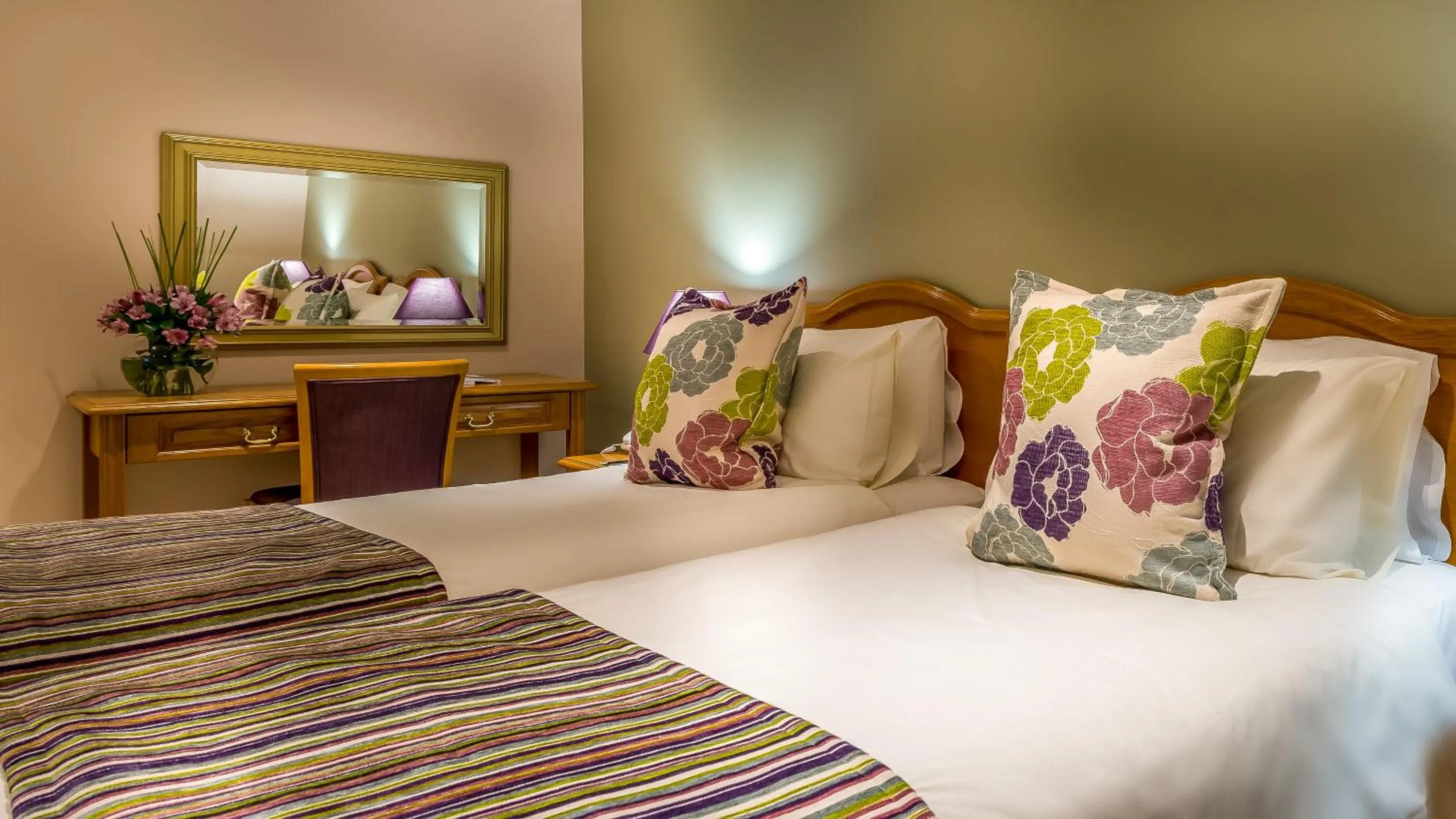 Bed in Hotel de France