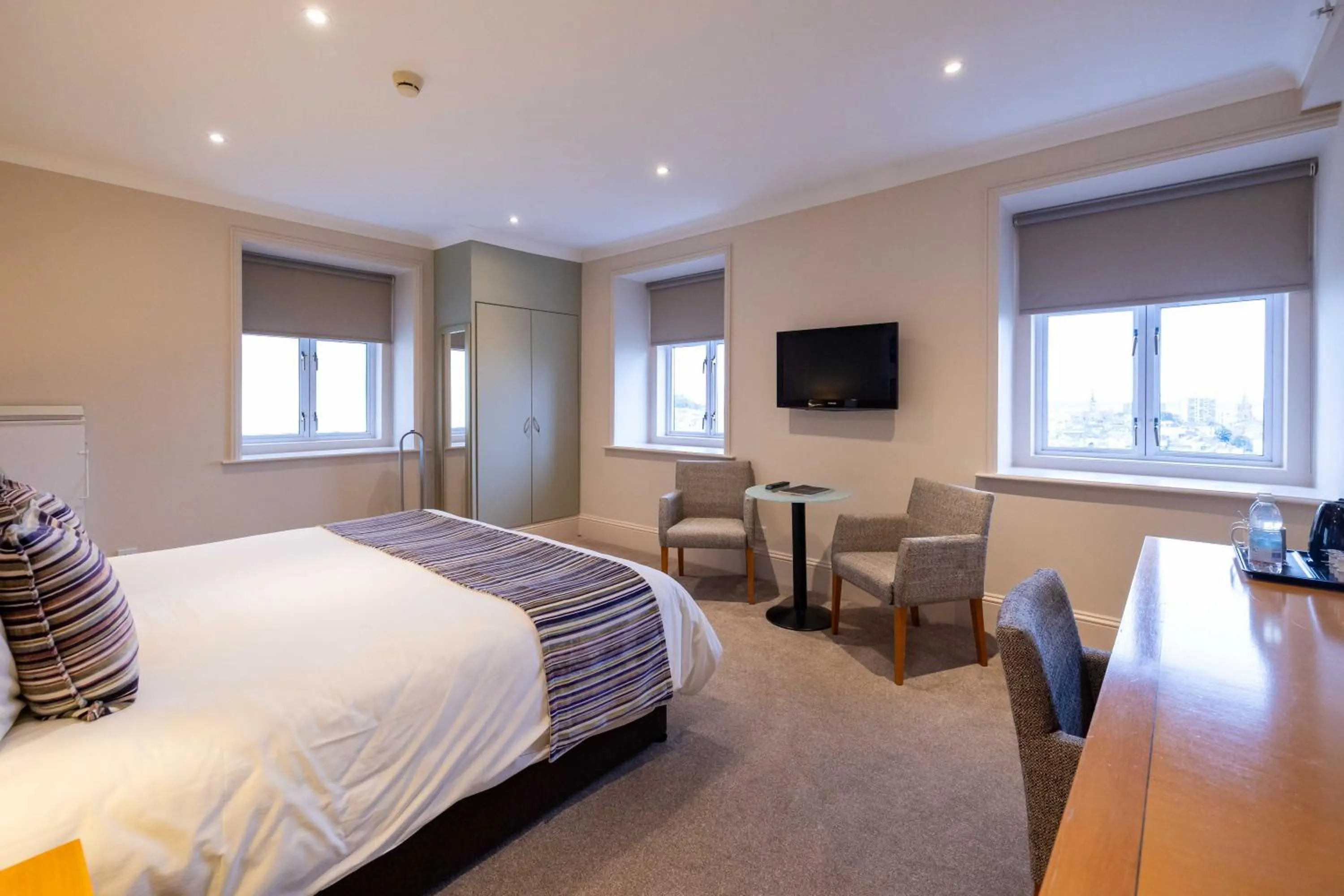 Photo of the whole room, Bed in Hotel de France