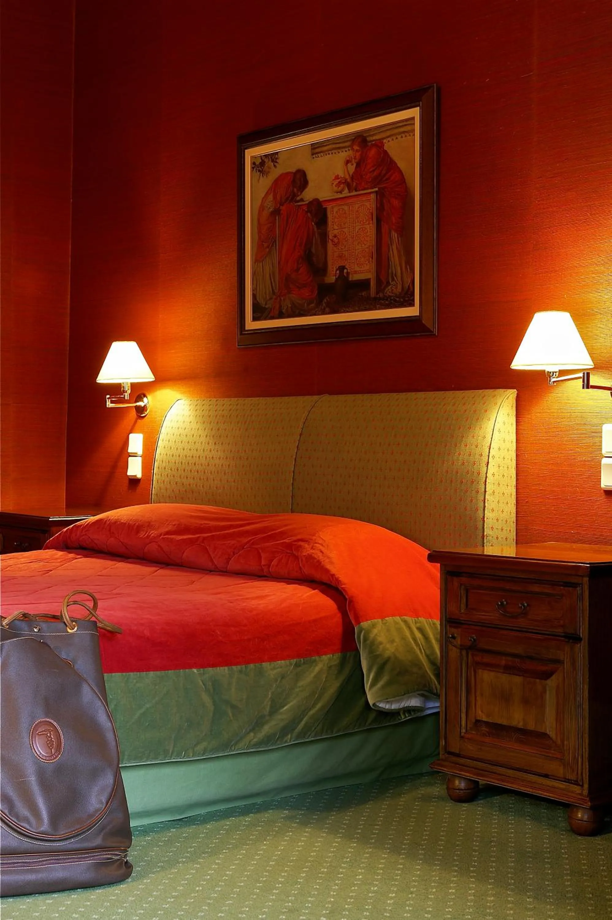 Photo of the whole room, Bed in Country Club Hotel & Suites