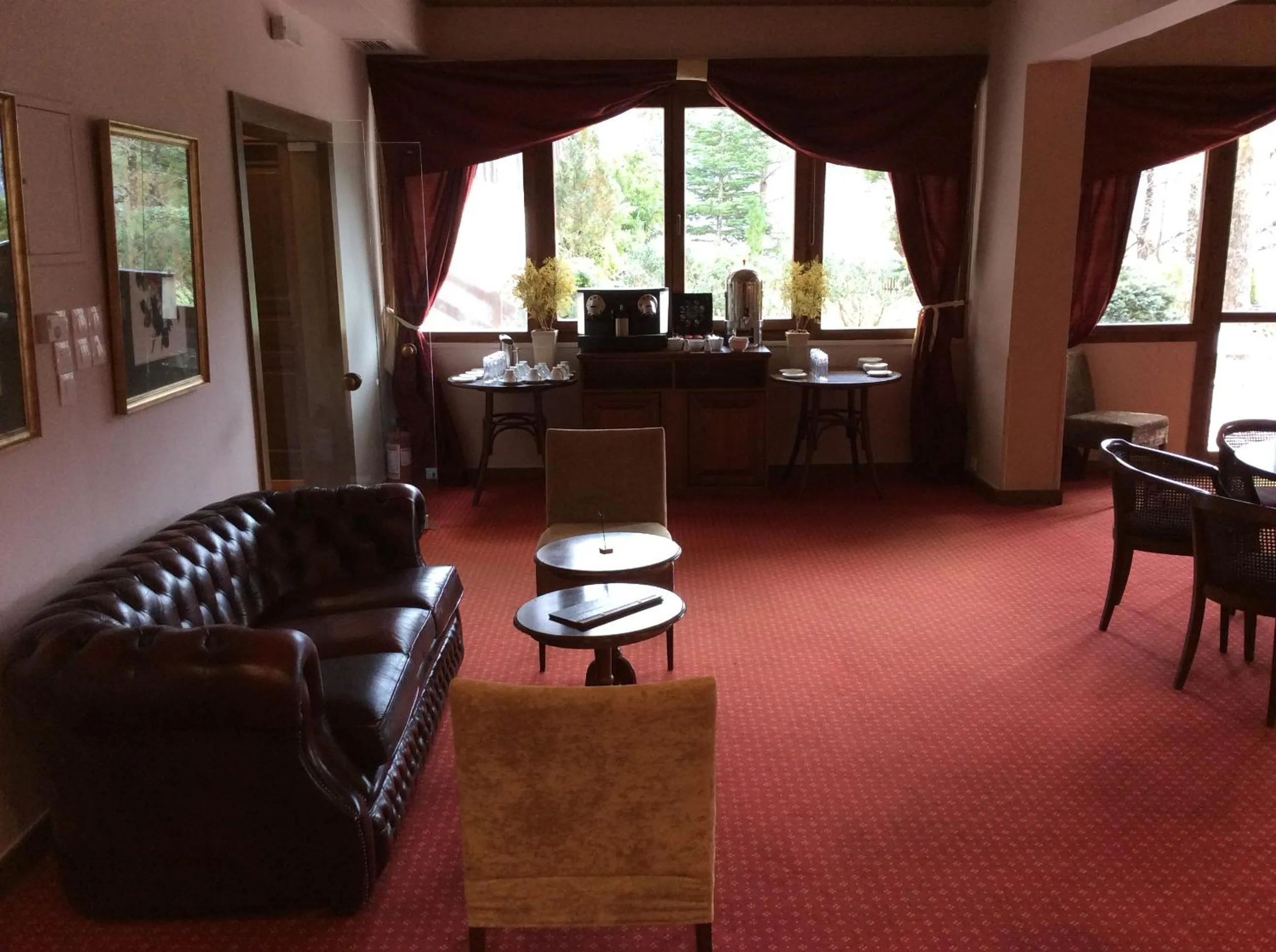 Meeting/conference room in Country Club Hotel & Suites