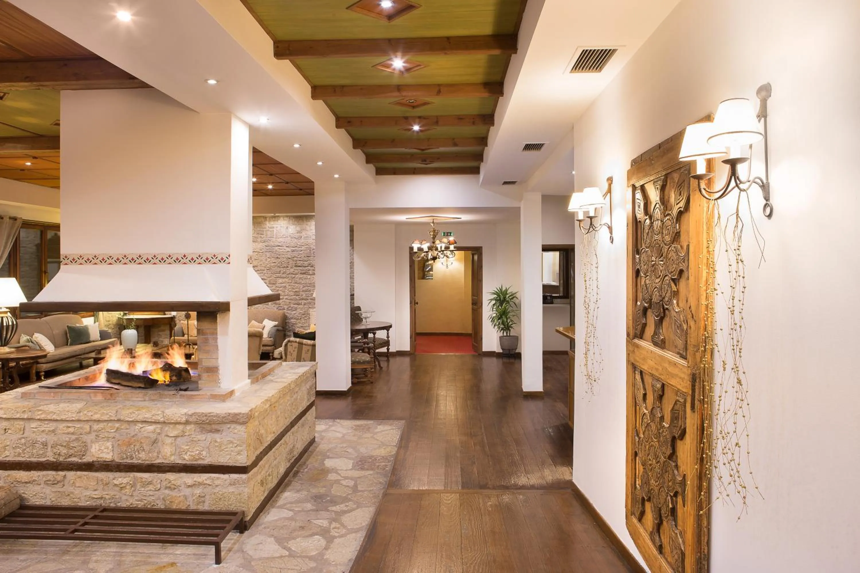 Lobby or reception in Country Club Hotel & Suites