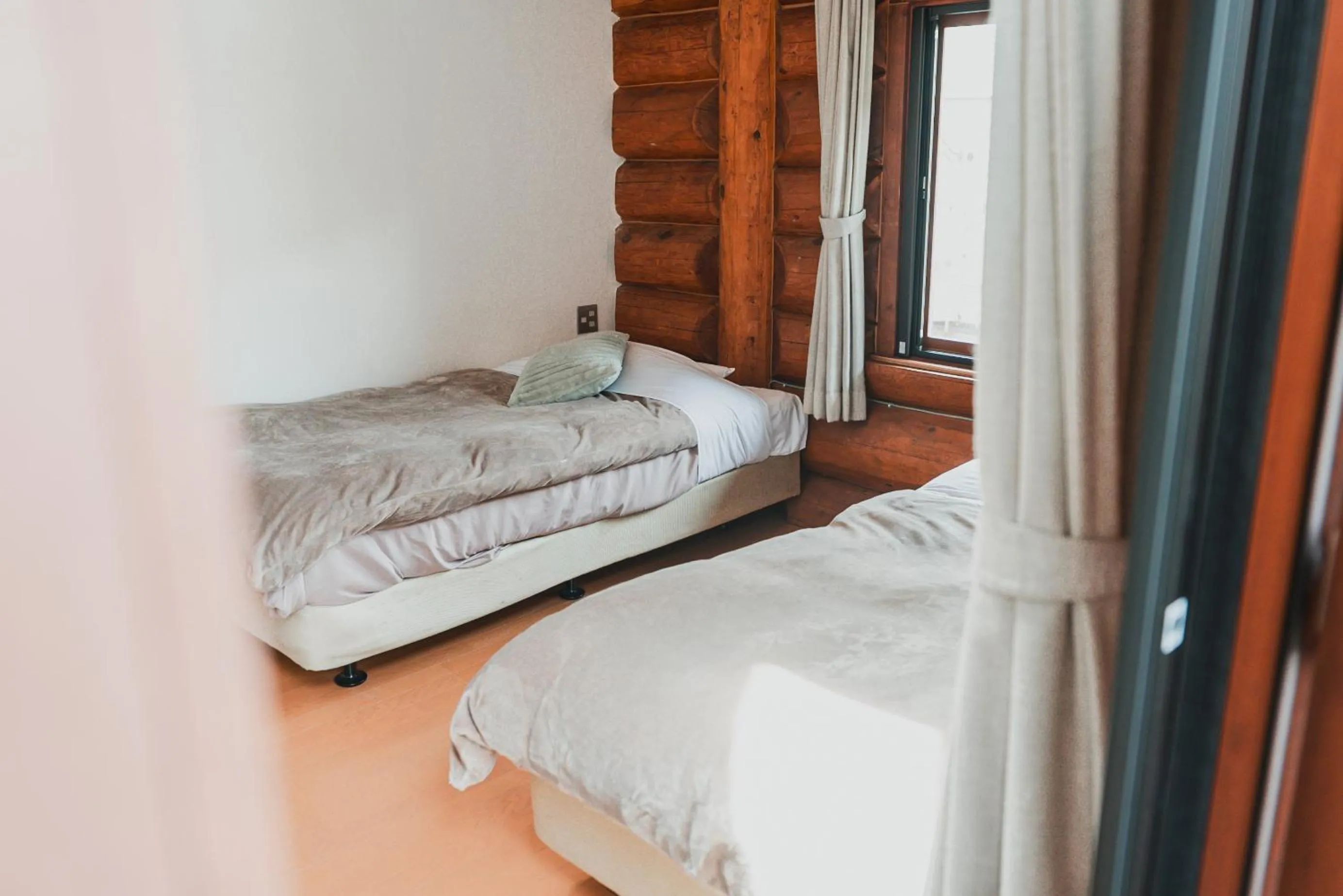 Photo of the whole room, Bed in Hakuba Pension & Log Hotel Meteor
