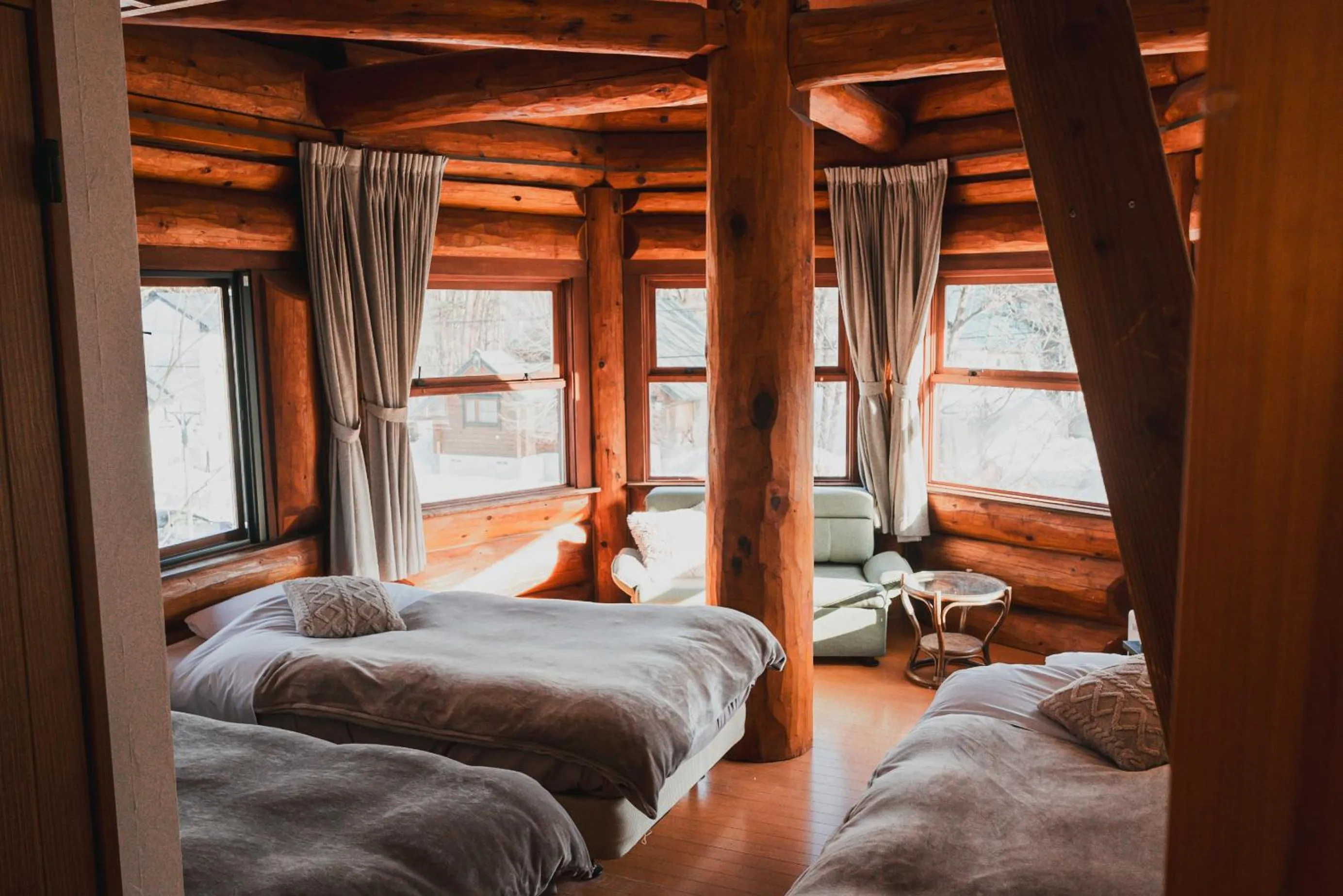Photo of the whole room, Bed in Hakuba Pension & Log Hotel Meteor
