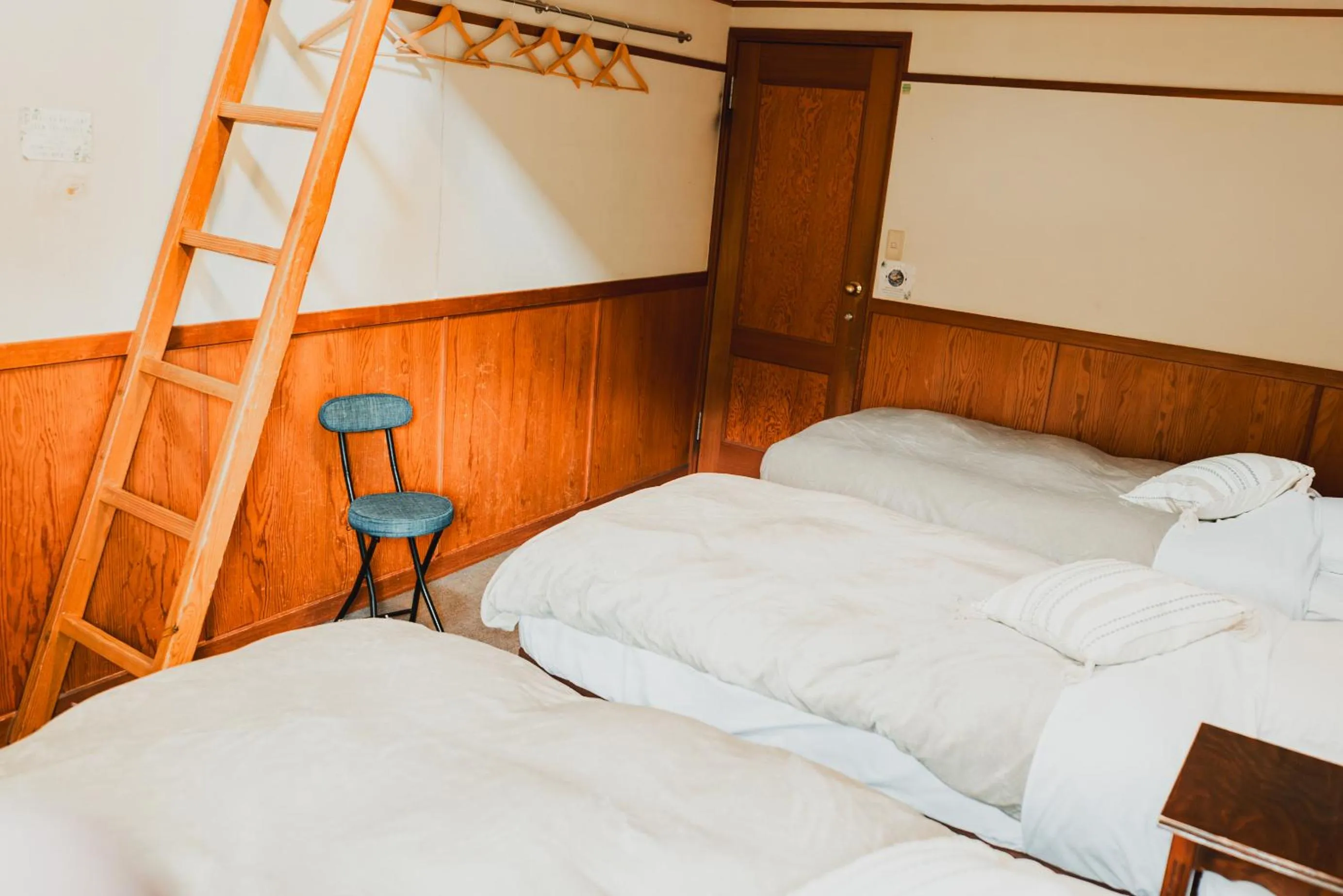 Photo of the whole room, Bed in Hakuba Pension & Log Hotel Meteor