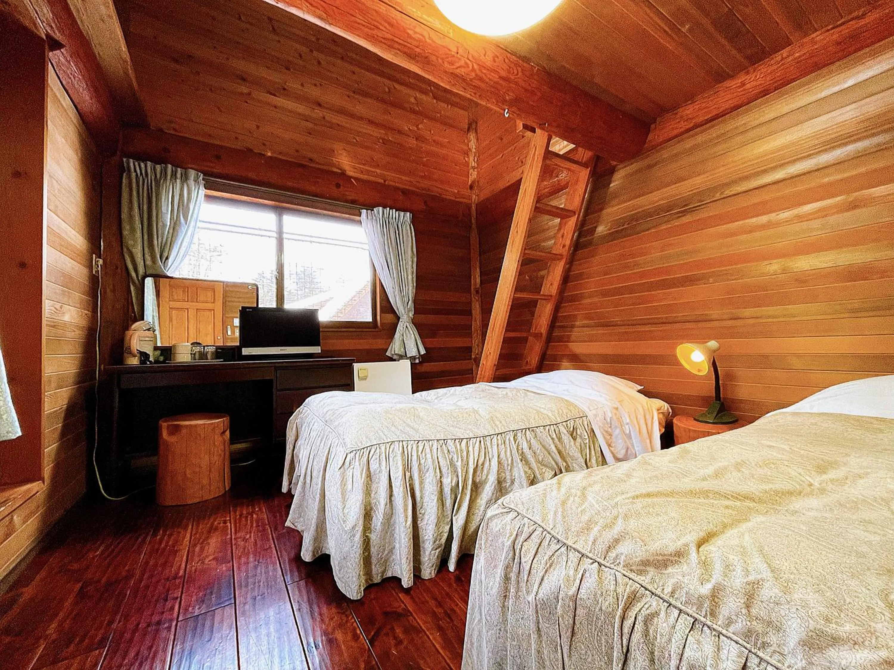Photo of the whole room, Bed in Hakuba Pension & Log Hotel Meteor