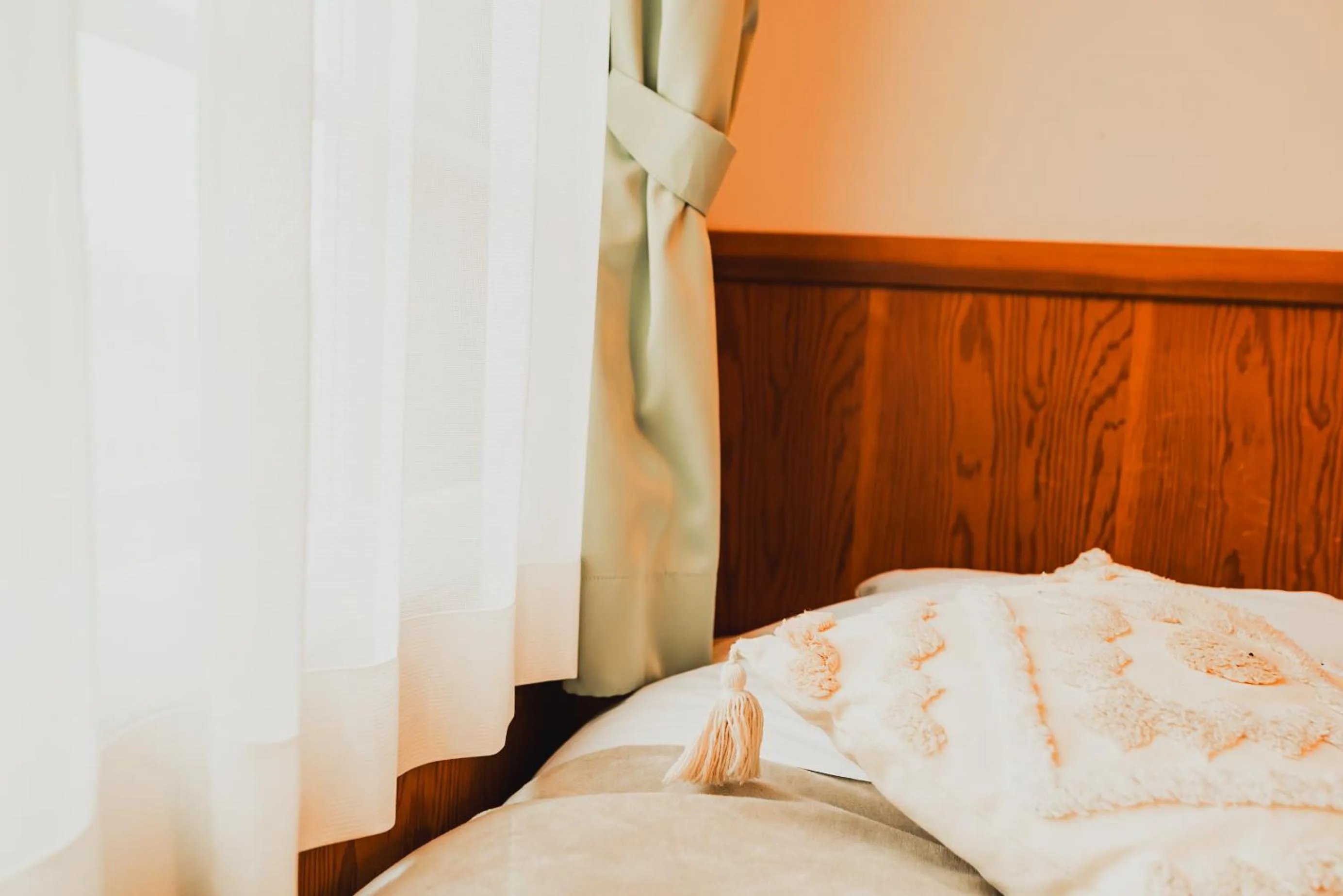 Photo of the whole room, Bed in Hakuba Pension & Log Hotel Meteor