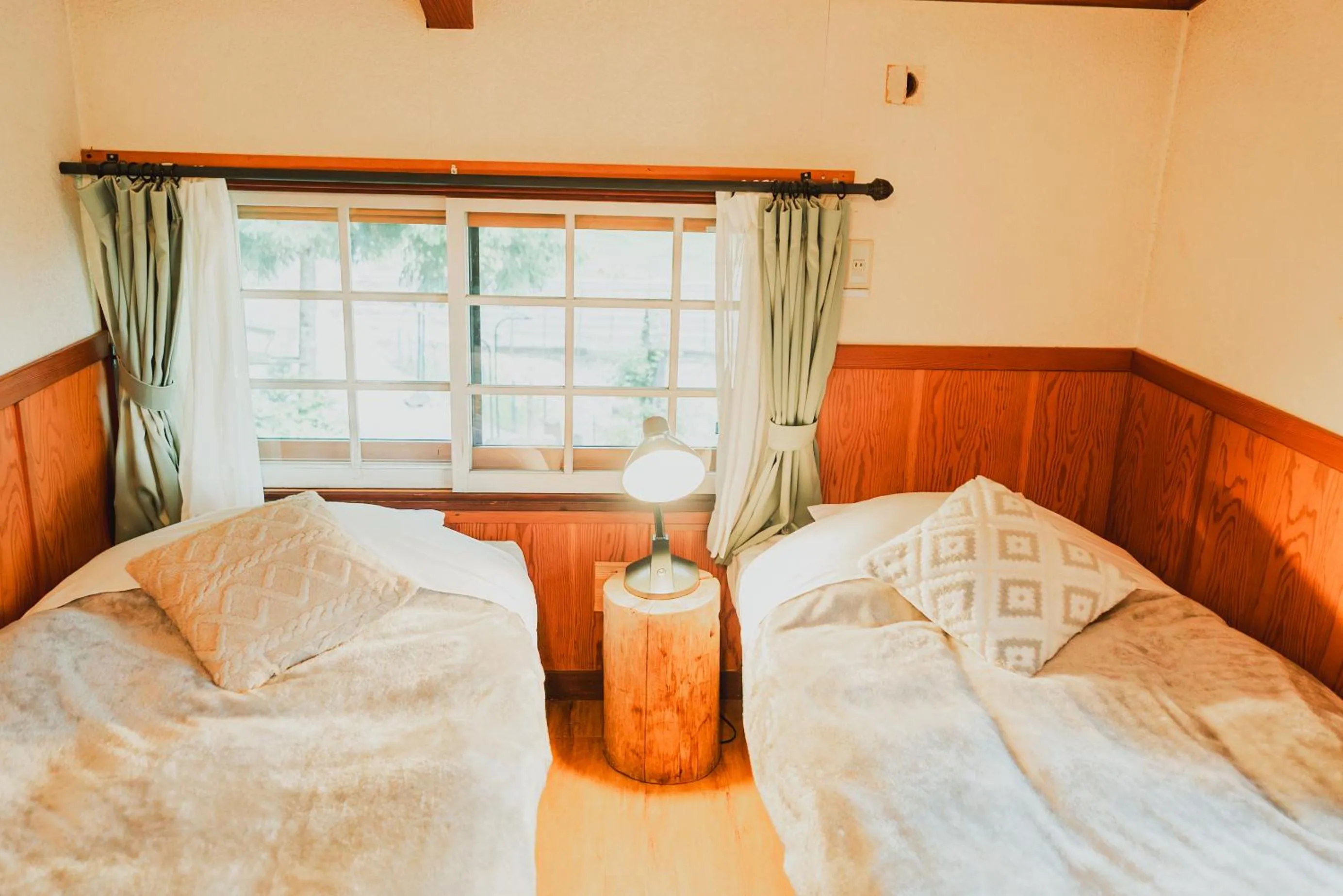 Photo of the whole room, Bed in Hakuba Pension & Log Hotel Meteor